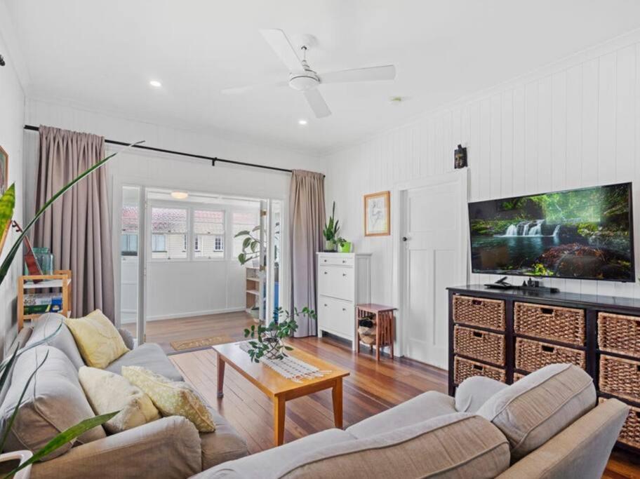 Colossal Home 6 Min to CBD