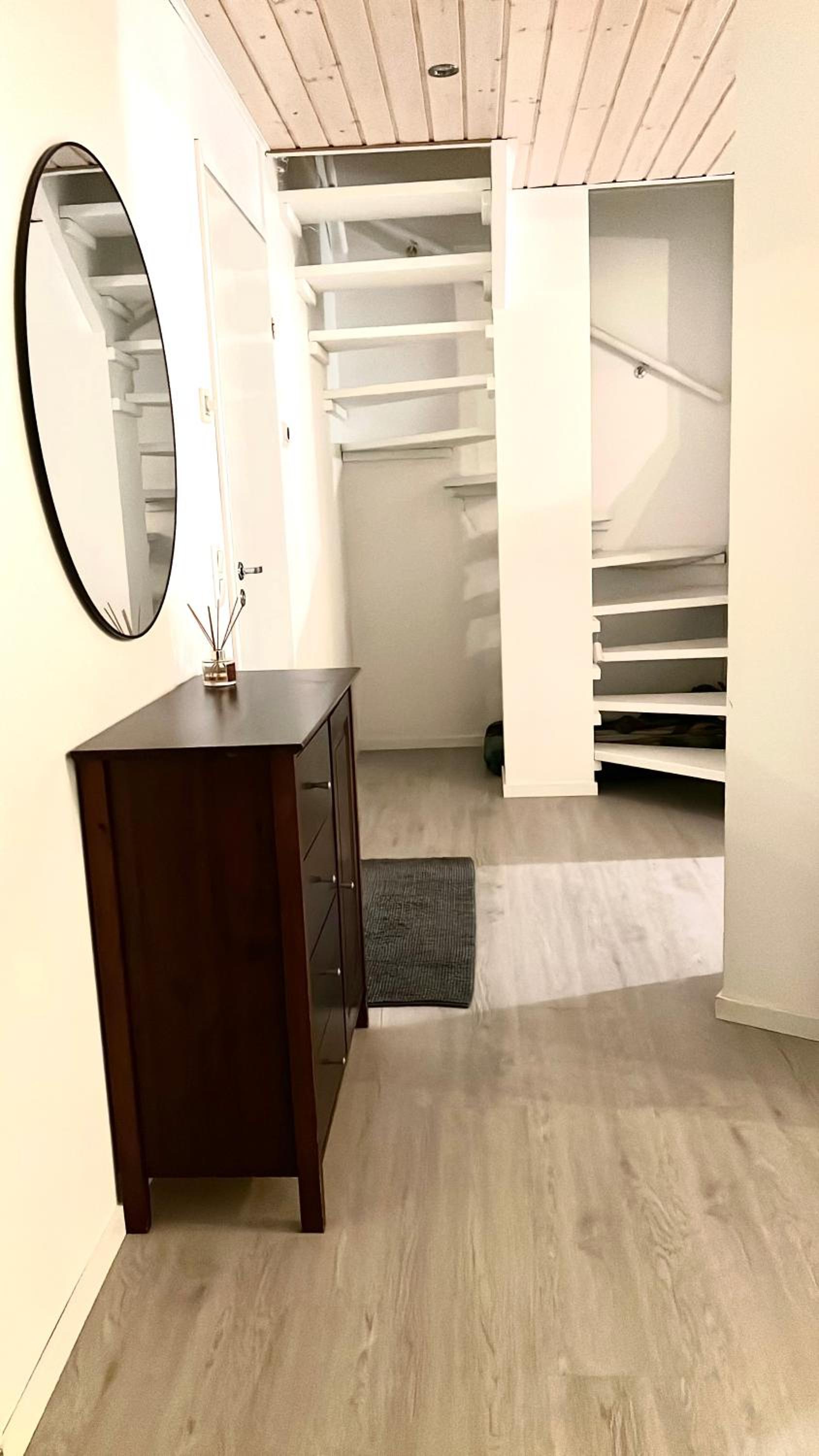 Kulta Villa, keskellä Vuokattia sisältyy Sauna, ilmainen Pysäköinti, Wi-Fi, 65smartTV, oma pieni piha alue, sopii perheille