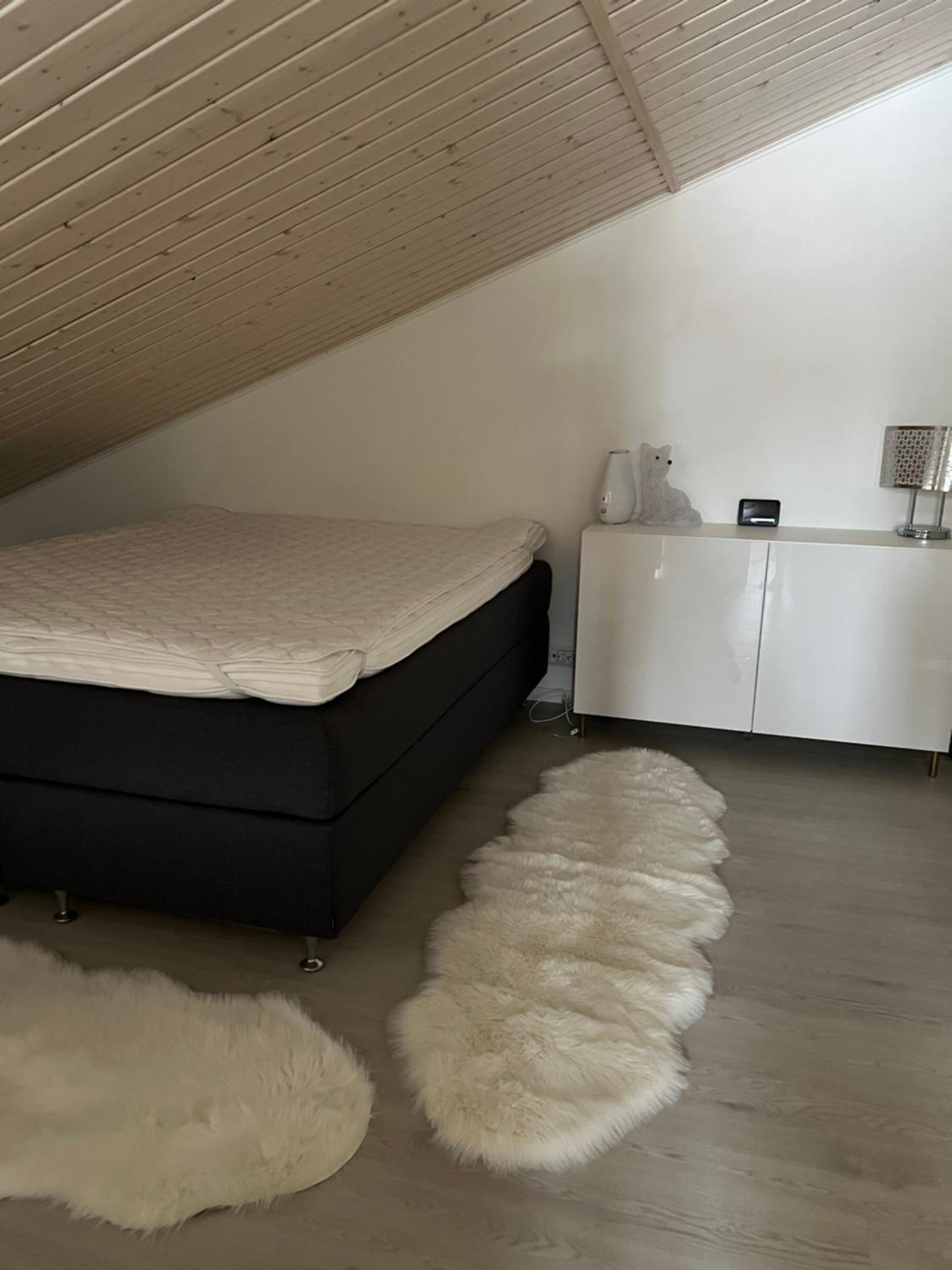 Kulta Villa, keskellä Vuokattia sisältyy Sauna, ilmainen Pysäköinti, Wi-Fi, 65smartTV, oma pieni piha alue, sopii perheille