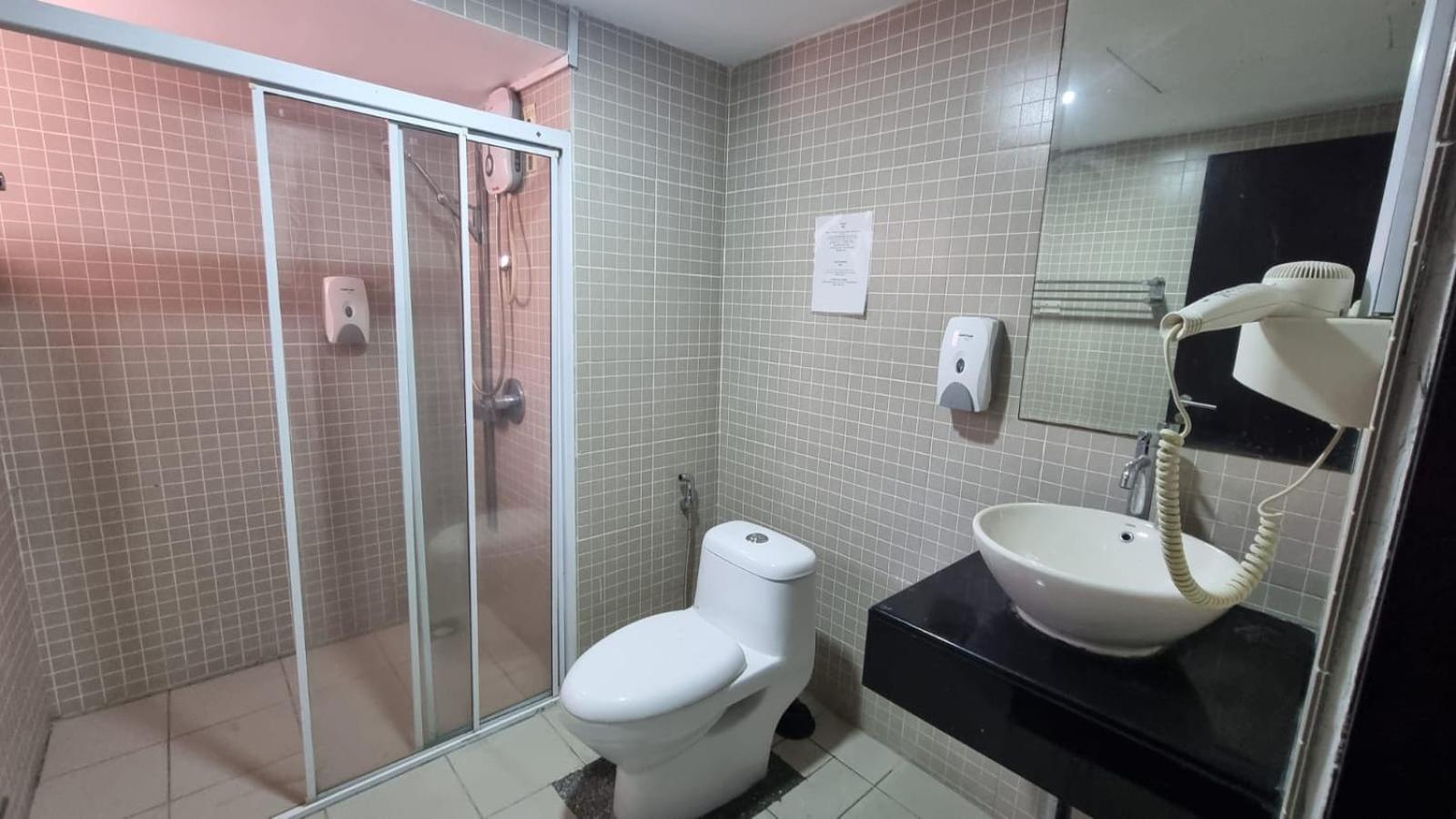 KK Marina Court Resort Penthouse & Deluxe Condos photo 8