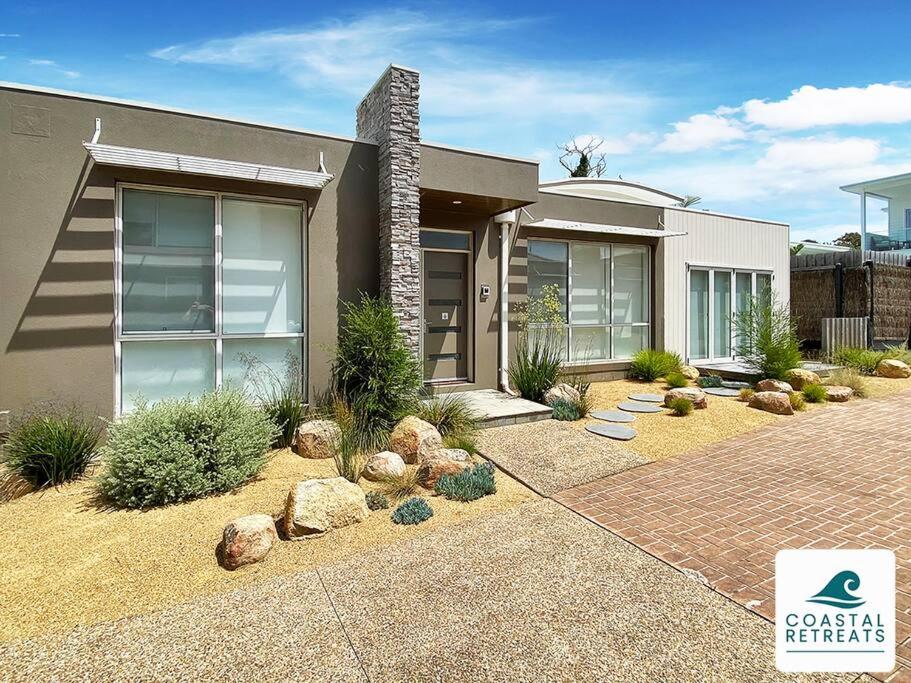 Seclusion in The Crescent