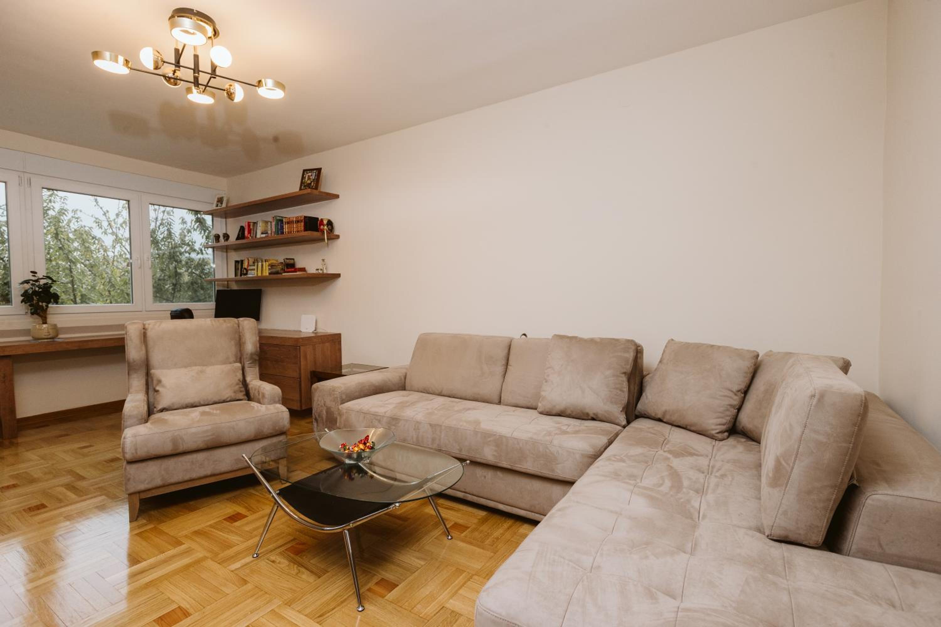 Bright, Newly Renovated Condo Near Danube River view 2