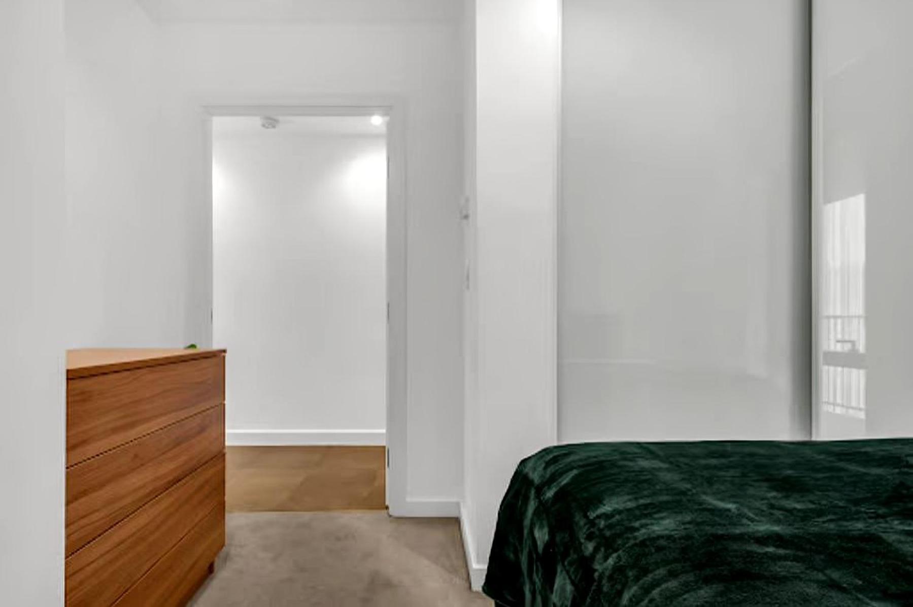 Londwell, Kings Cross & Pentonville Luxury Balcony Apartment