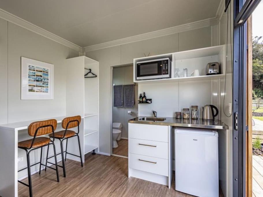 Rural retreat - Tahi cabin view 4