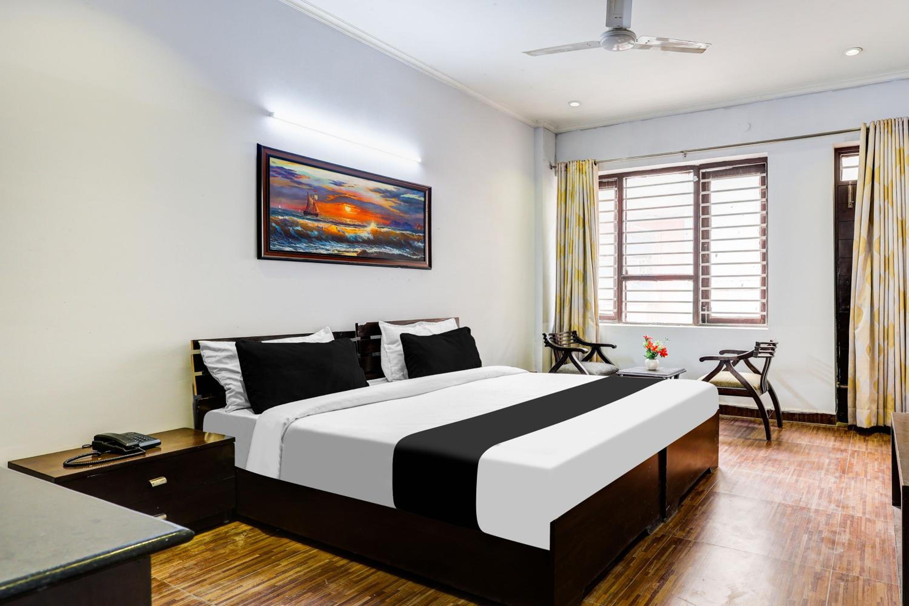 Townhouse Sector 38 Gurgaon Near Medanta view 3