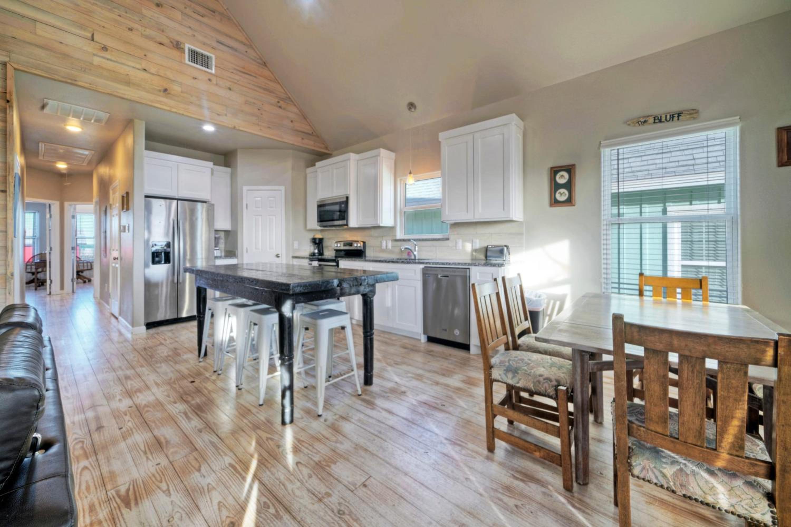 2 Homes Sleeps 16 Shared PoolBoat Dock Laguna Village Serenity by AvantStay