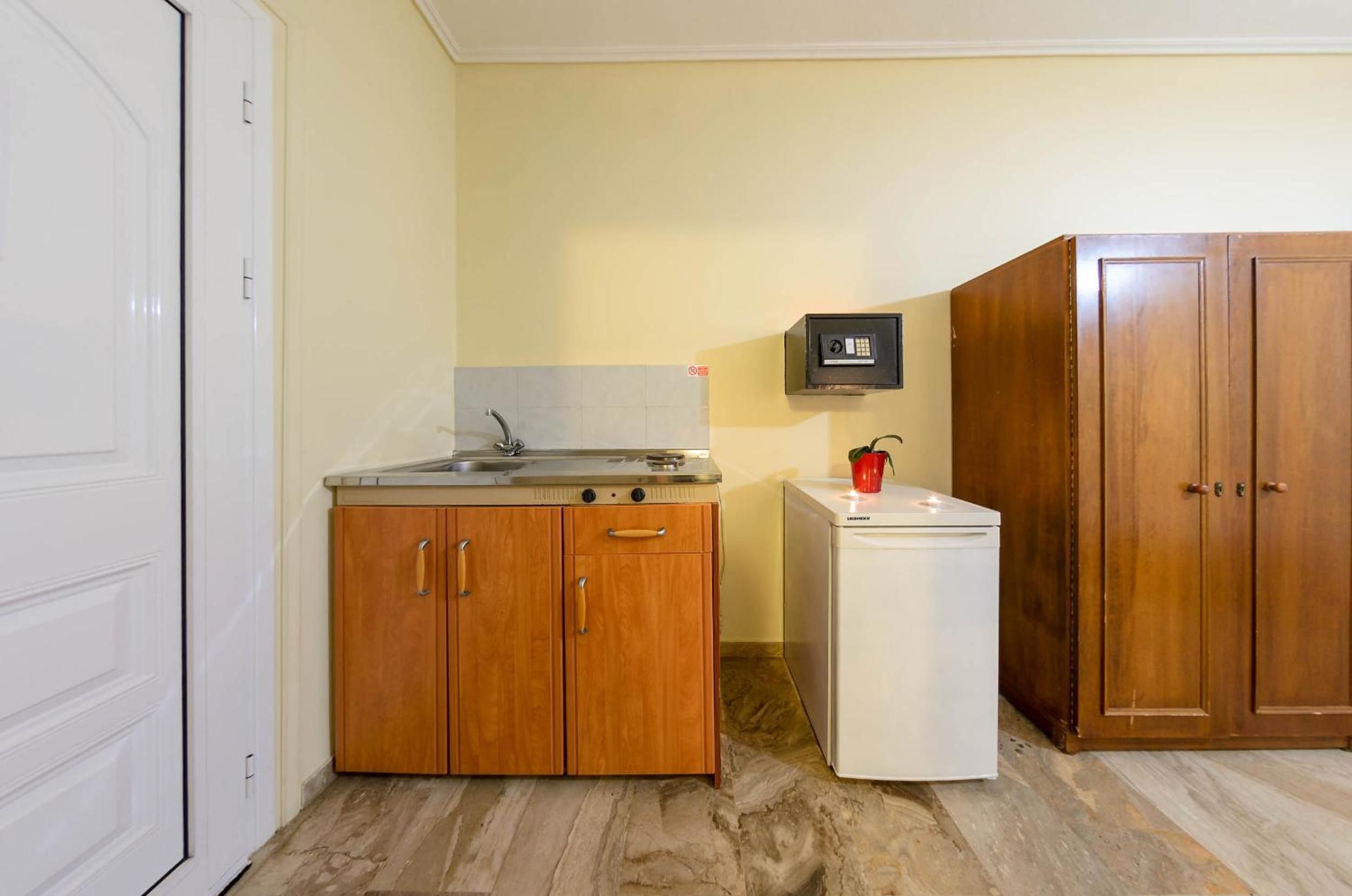Laganas Vacations - Borsalino Studios  Apartments - Property Image 1