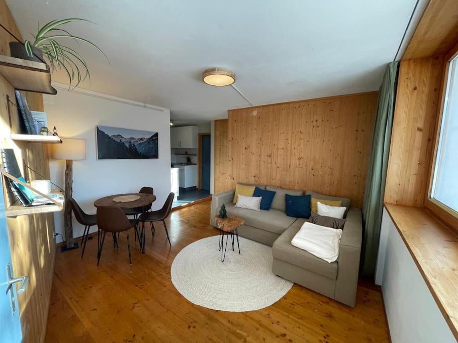 Sonnige Wohnung mit Bergsicht