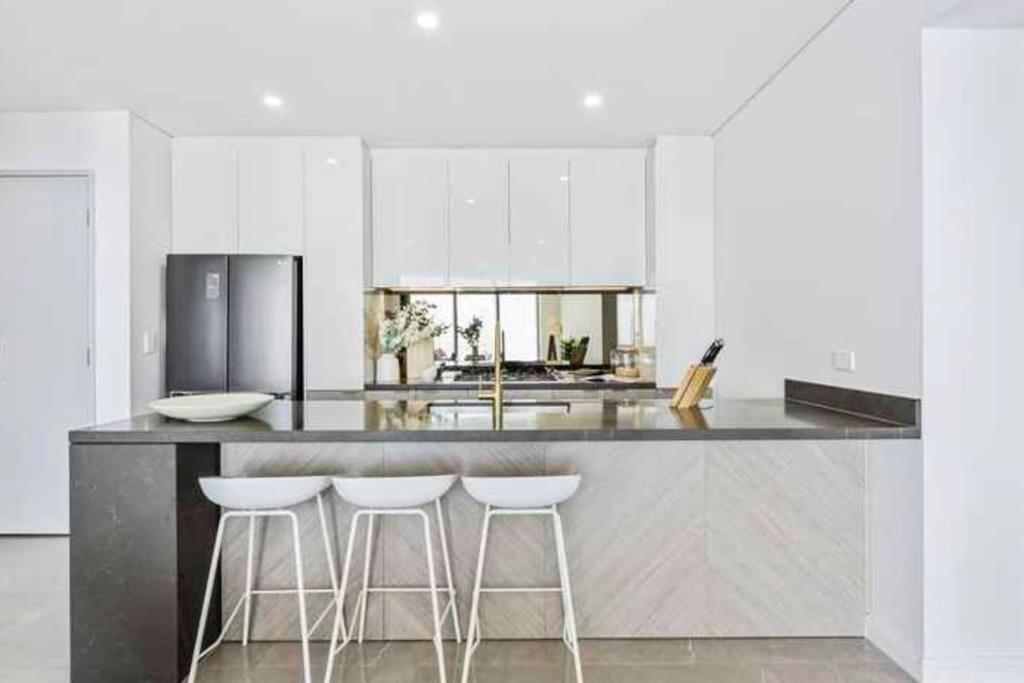 Surfers Beachside Luxury - Stunning Panoramic View