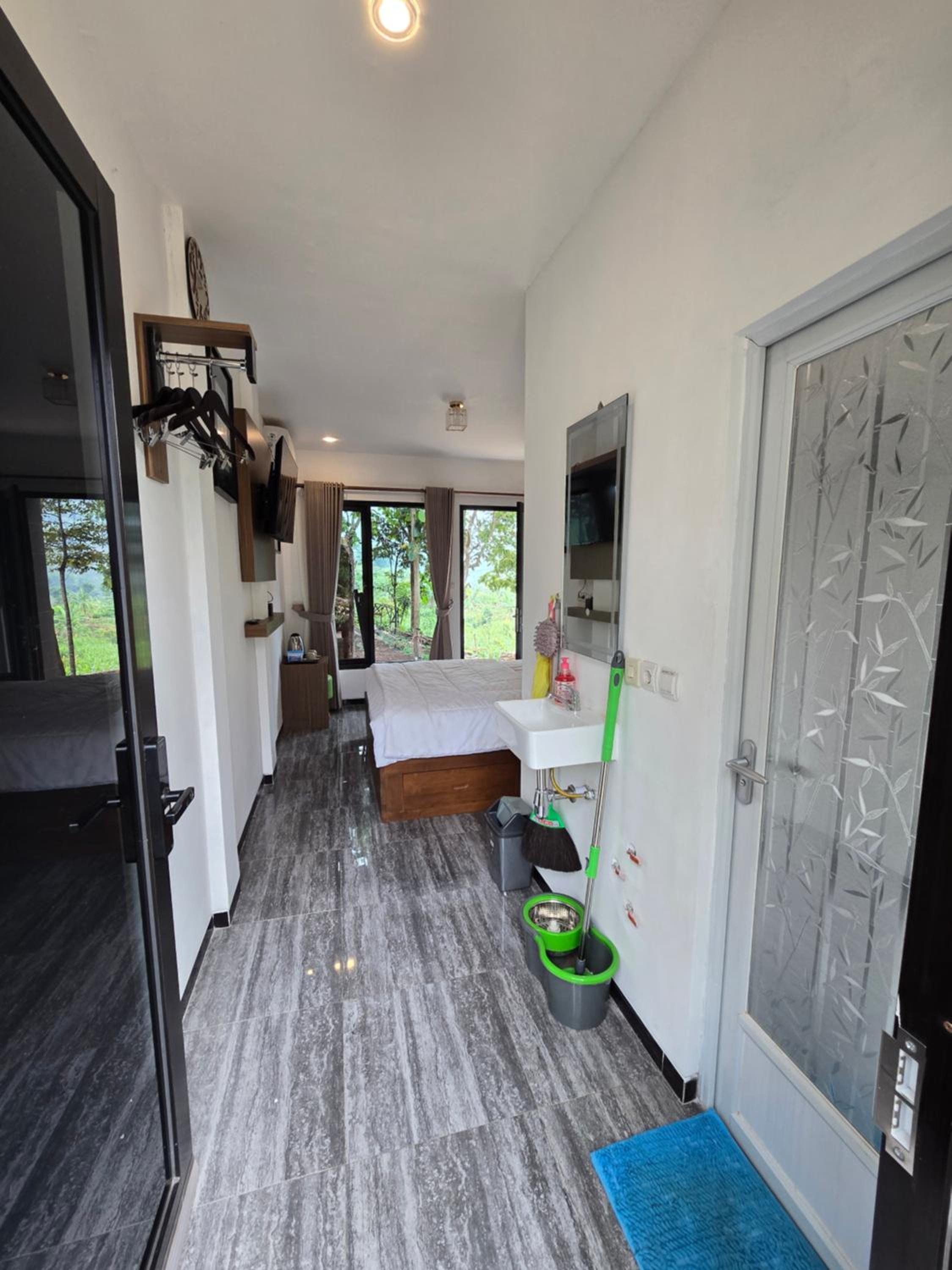 Villa Garden Grove view 5