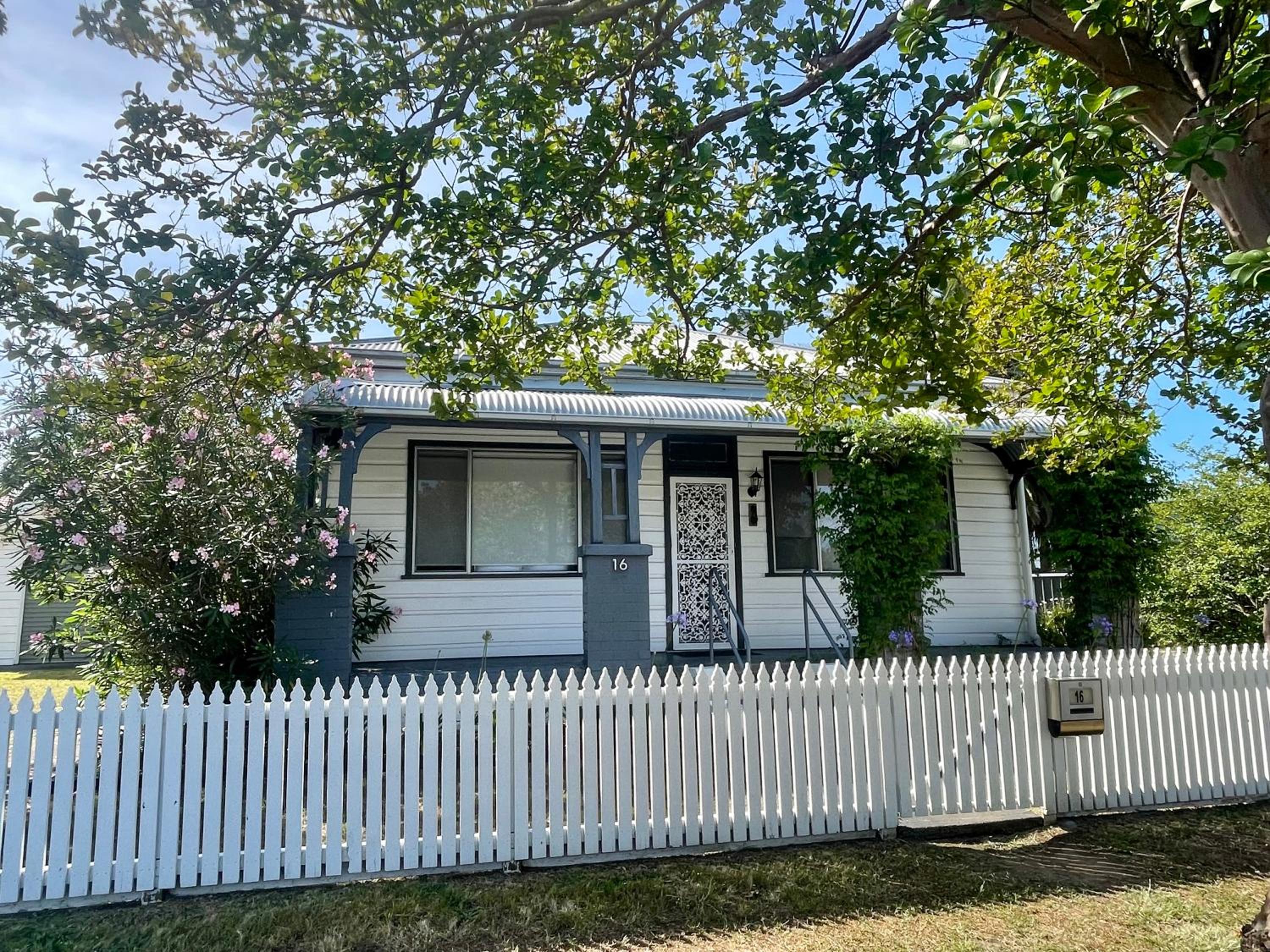 The Sweet Grapevine Cottage