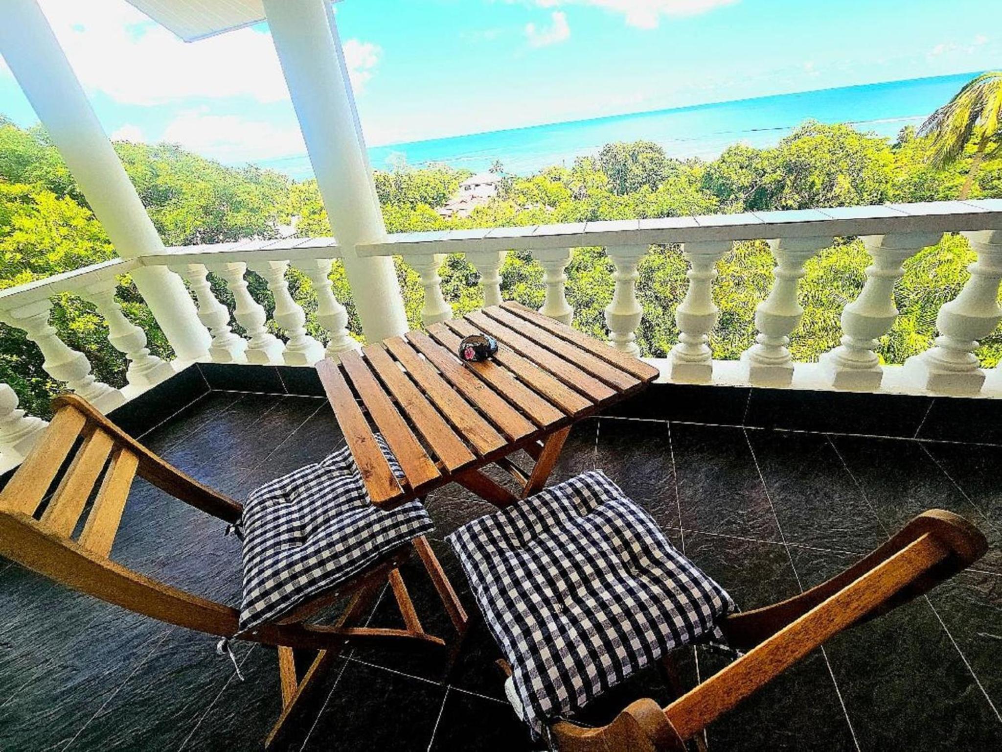 Au Lever Du Soleil Guest House Sea View photo 3