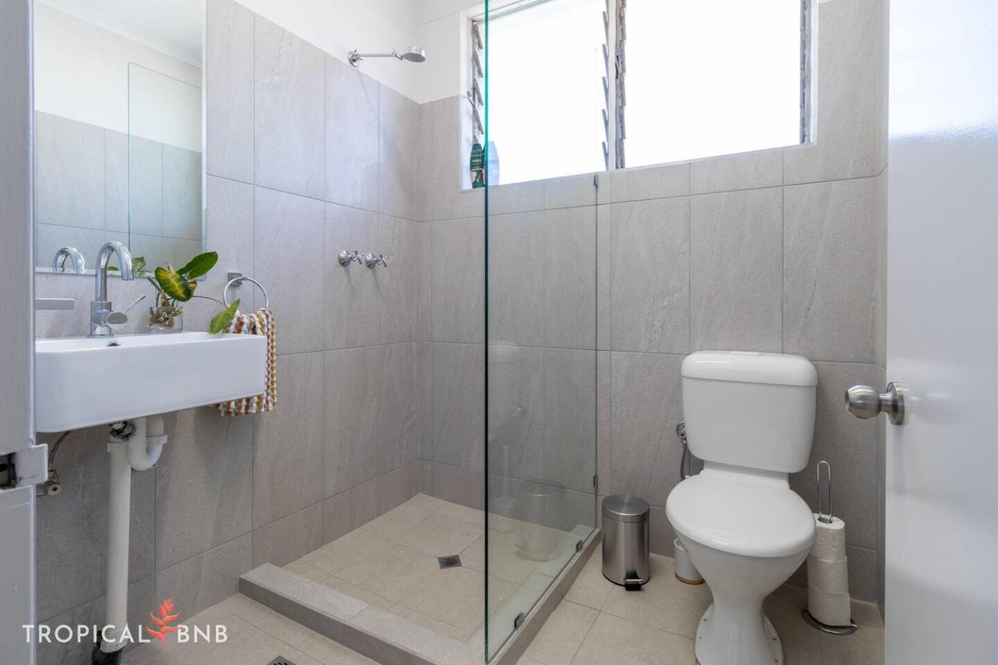 Turtle Place 2 Bed Apt Walk To Foreshore