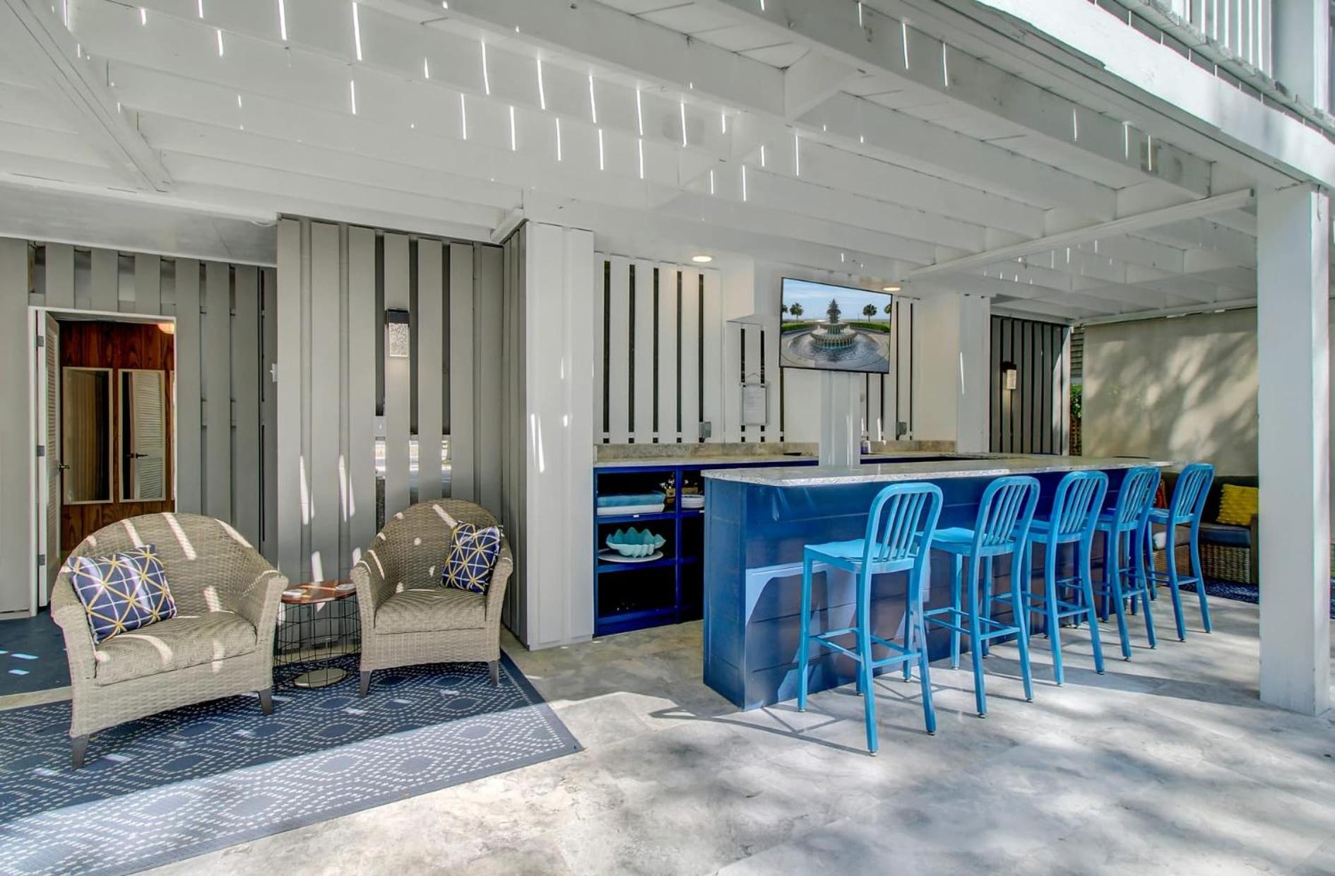 3704 Cameron by AvantStay Pool Bar Multiple Balconies