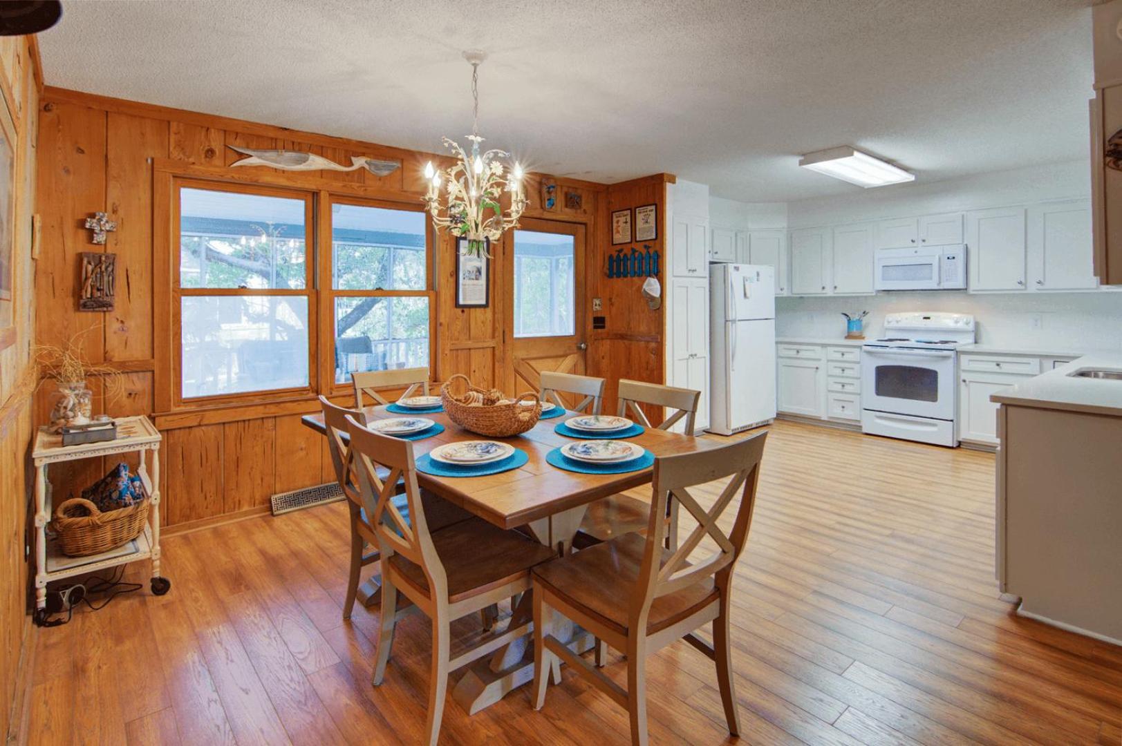 12 42nd Avenue by AvantStay 2 Mins To The Beach Screened In Porch