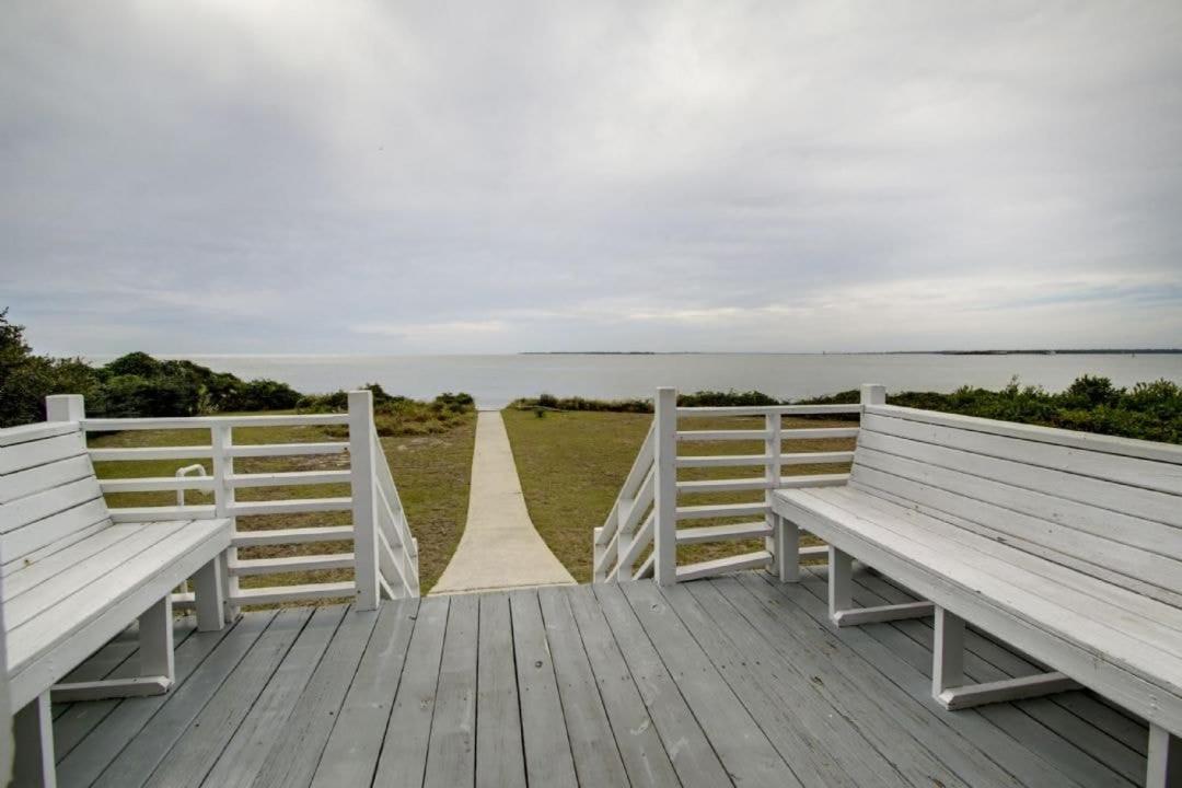 1111 Middle Street by AvantStay Charming Historic Cottage Featured in Dear John Movie Beach Access
