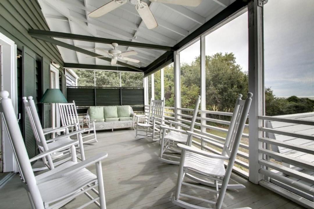1111 Middle Street by AvantStay Charming Historic Cottage Featured in Dear John Movie Beach Access