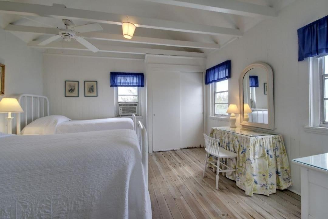 1111 Middle Street by AvantStay Charming Historic Cottage Featured in Dear John Movie Beach Access