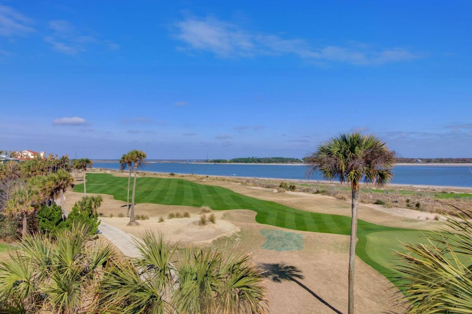 322 D Shipwatch by AvantStay Community Pool Access Close to Beach