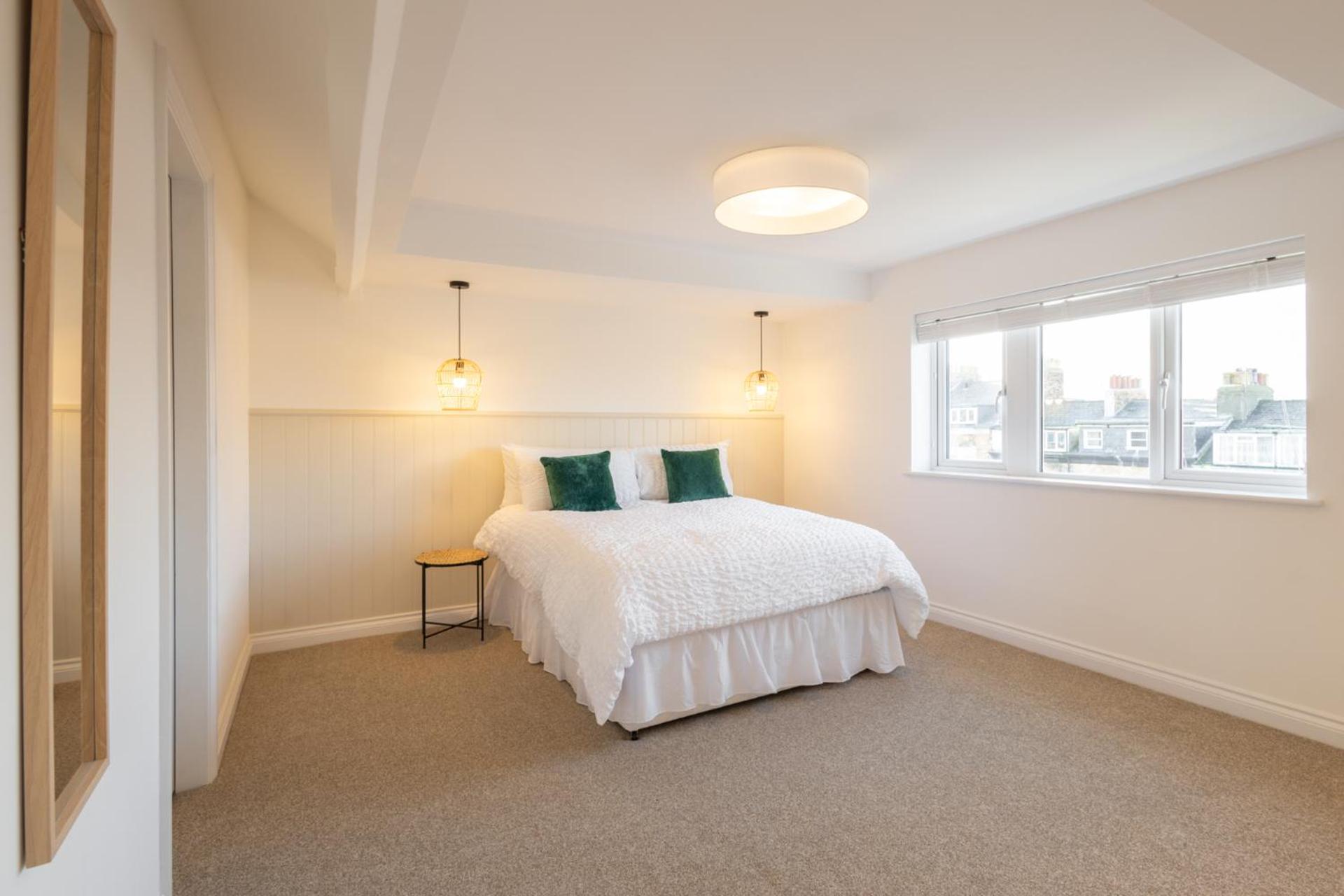 Apartment 5, King's Court view 3
