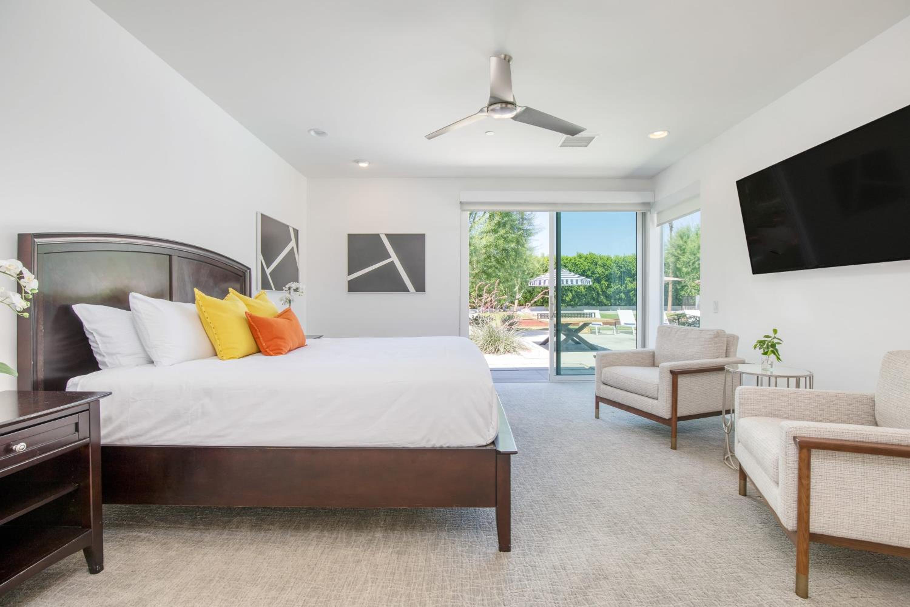Sleeps 28 Putting Green Bocce Ball Near Coachella Polo Villas Sol