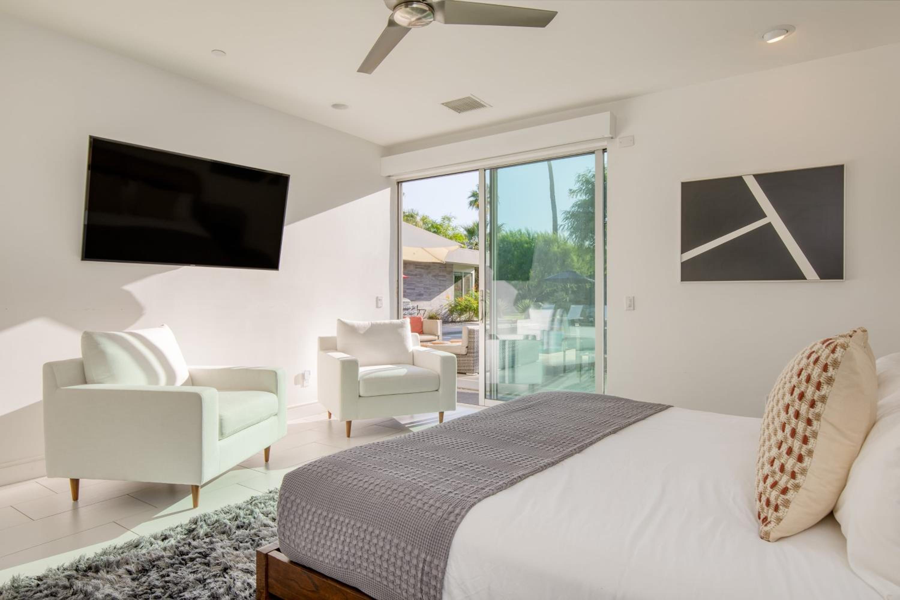 Sleeps 28 Putting Green Bocce Ball Near Coachella Polo Villas Sol