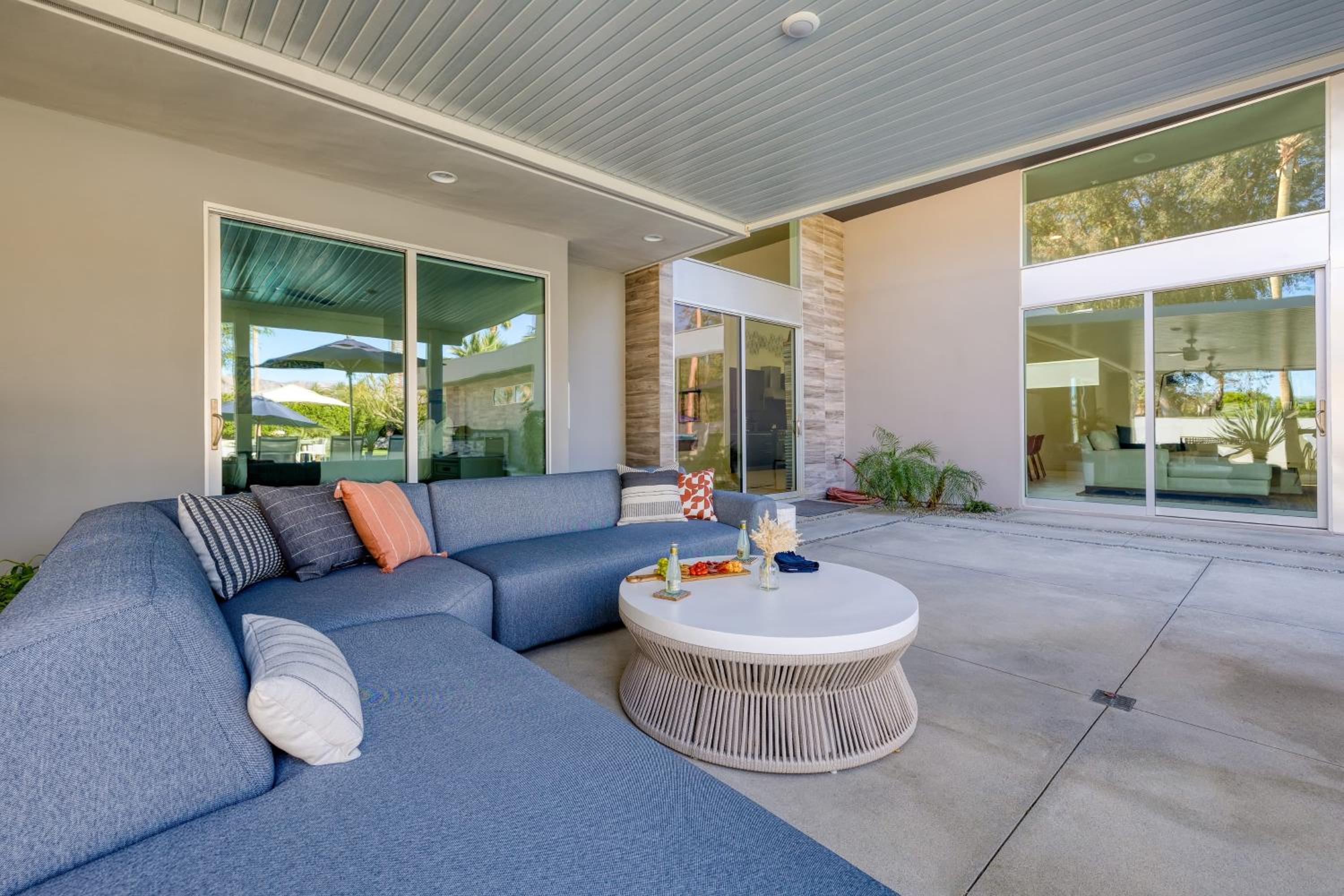 Sleeps 28 Putting Green Bocce Ball Near Coachella Polo Villas Sol