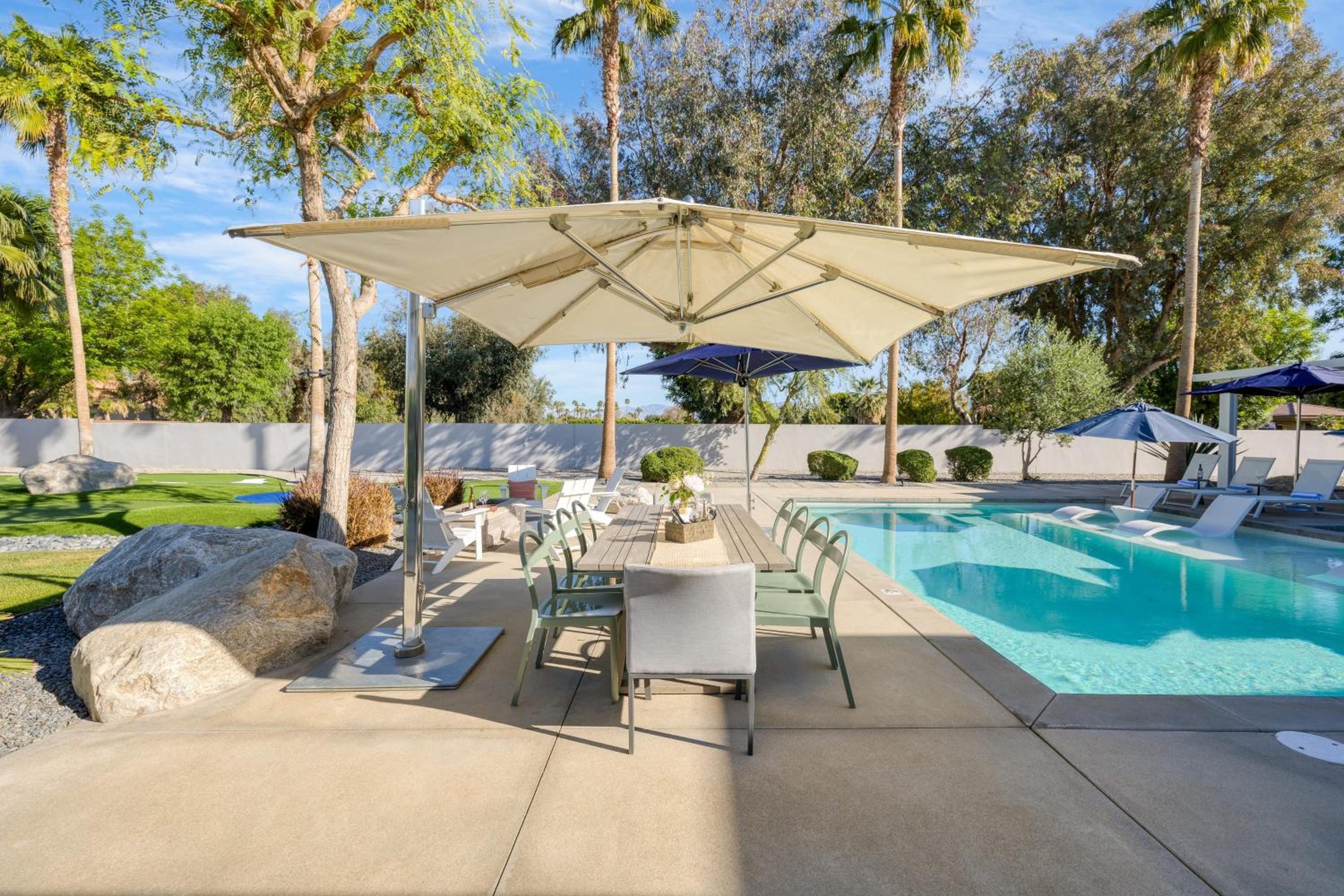 Sleeps 28 Putting Green Bocce Ball Near Coachella Polo Villas Sol