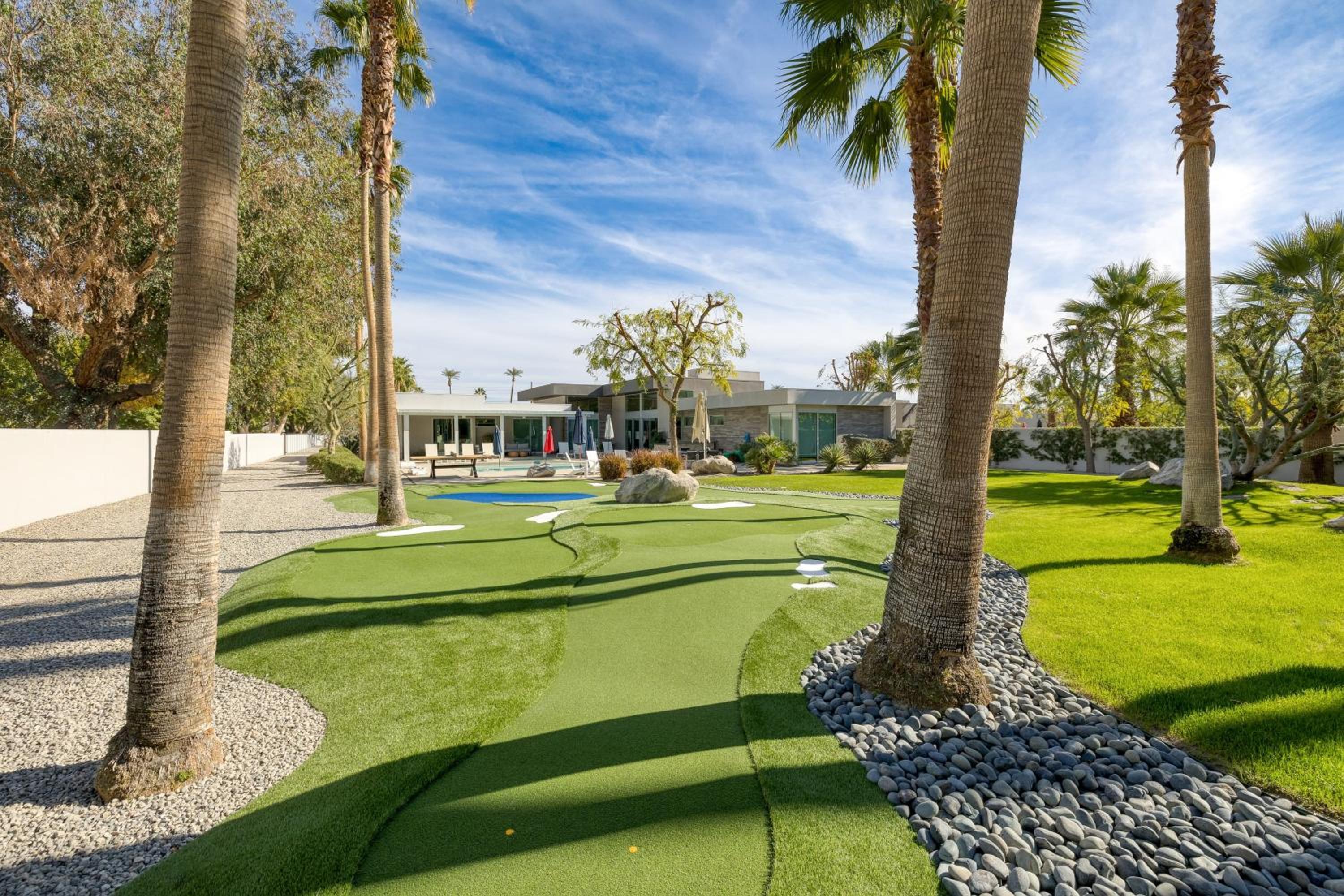 Sleeps 28 Putting Green Bocce Ball Near Coachella Polo Villas Sol