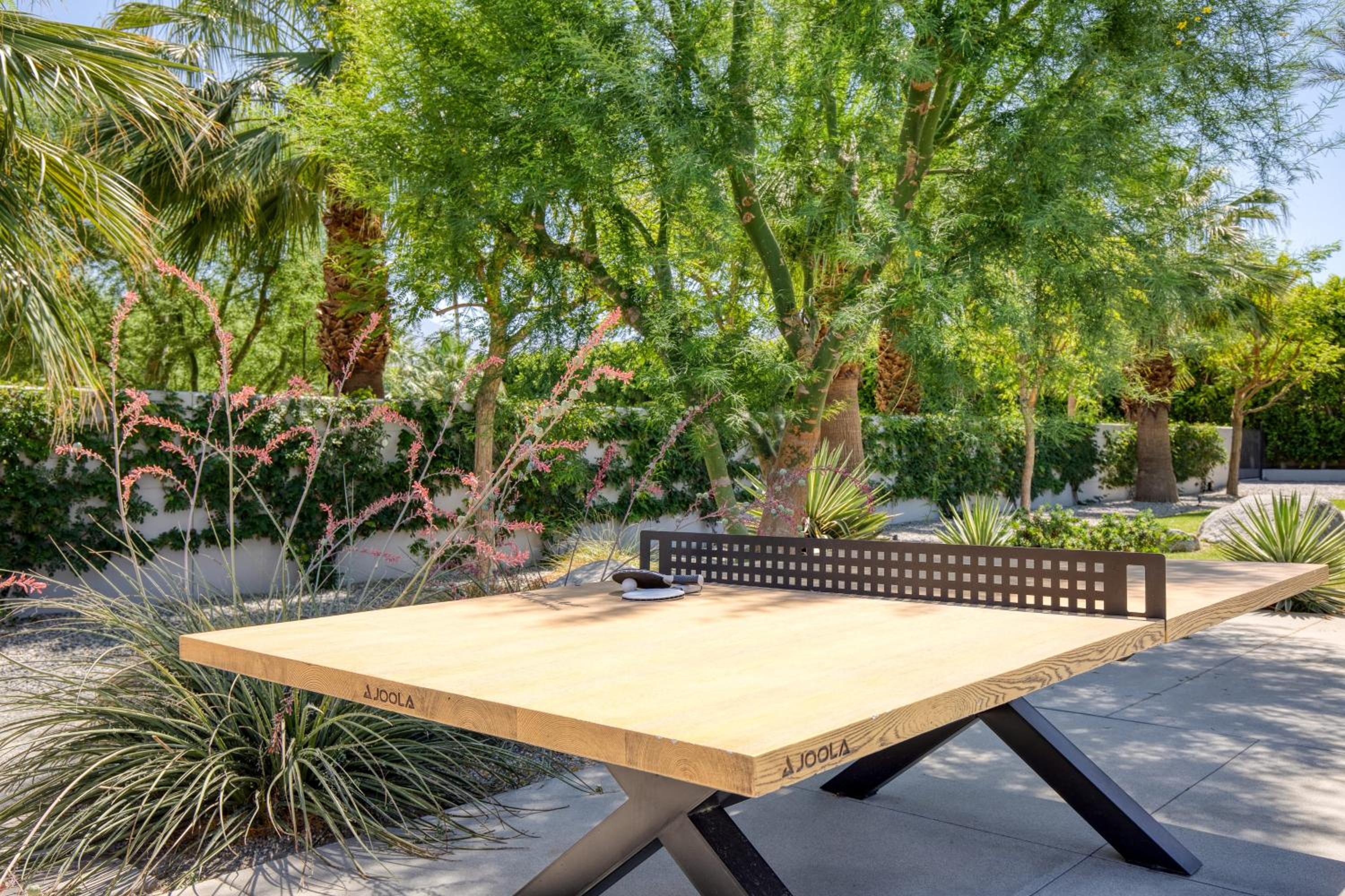 AvantStay Polo Villa Halo Pickleball Putting Green Sleeps 28