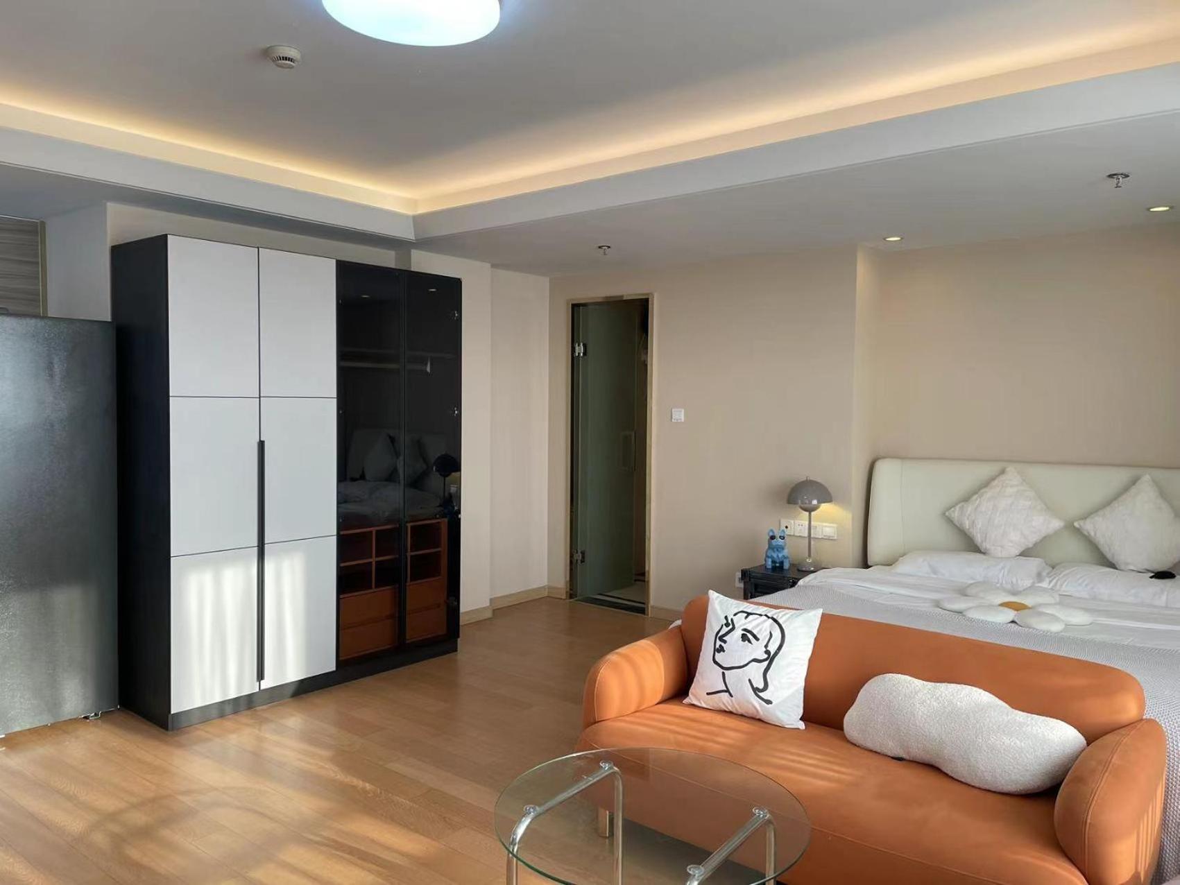 Shanghai Lerongju Boutique Apartment Metro Line 8 20meter