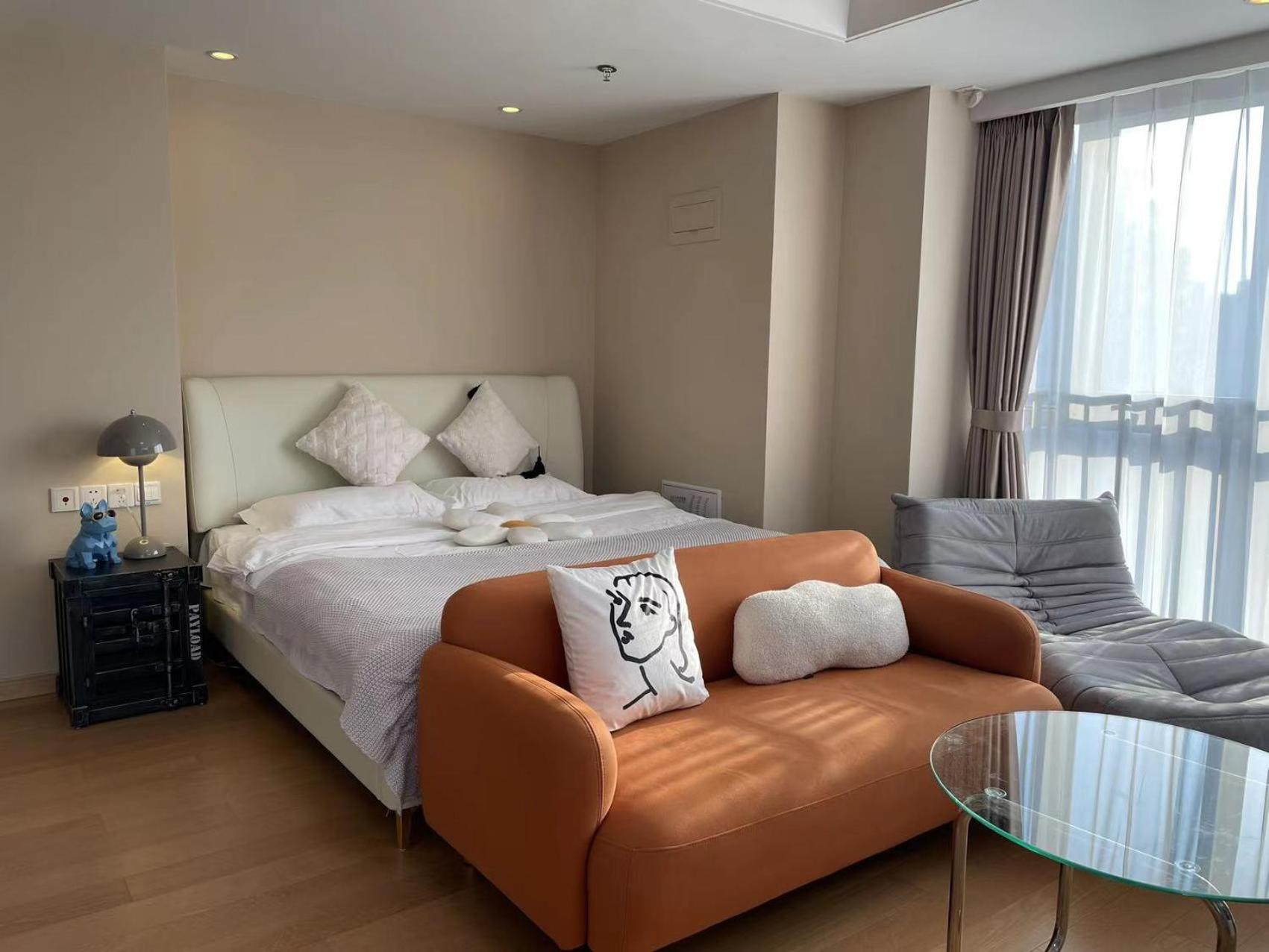 Shanghai Lerongju Boutique Apartment Metro Line 8 20meter