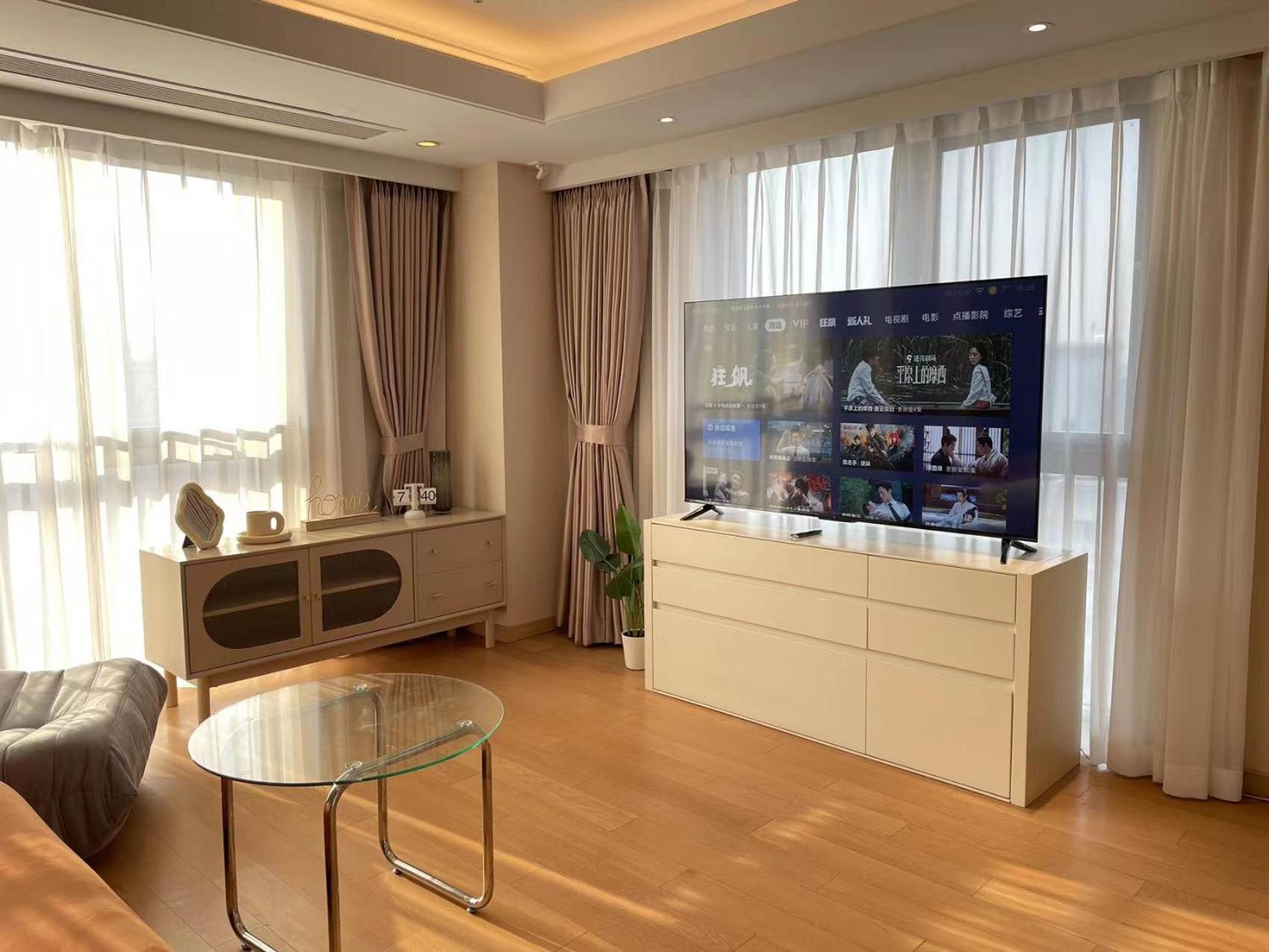 Shanghai Lerongju Boutique Apartment Metro Line 8 20meter