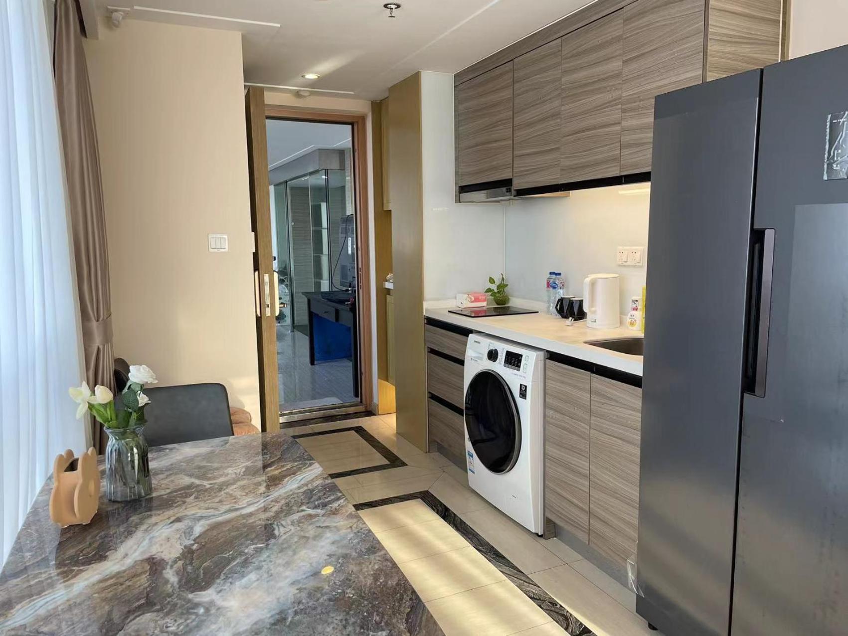 Shanghai Lerongju Boutique Apartment Metro Line 8 20meter