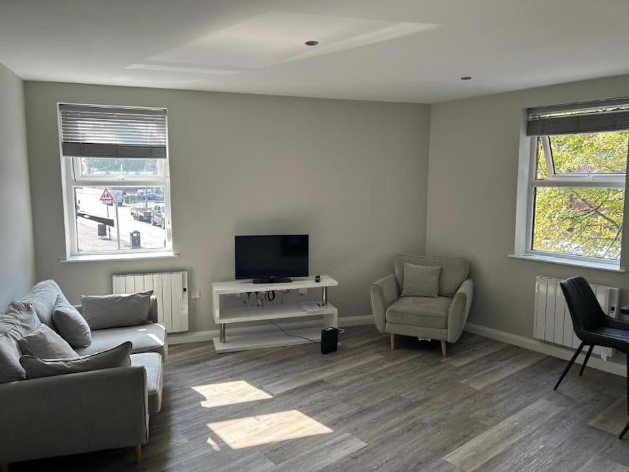 Charming 2 BR Apartment near City Center view 2