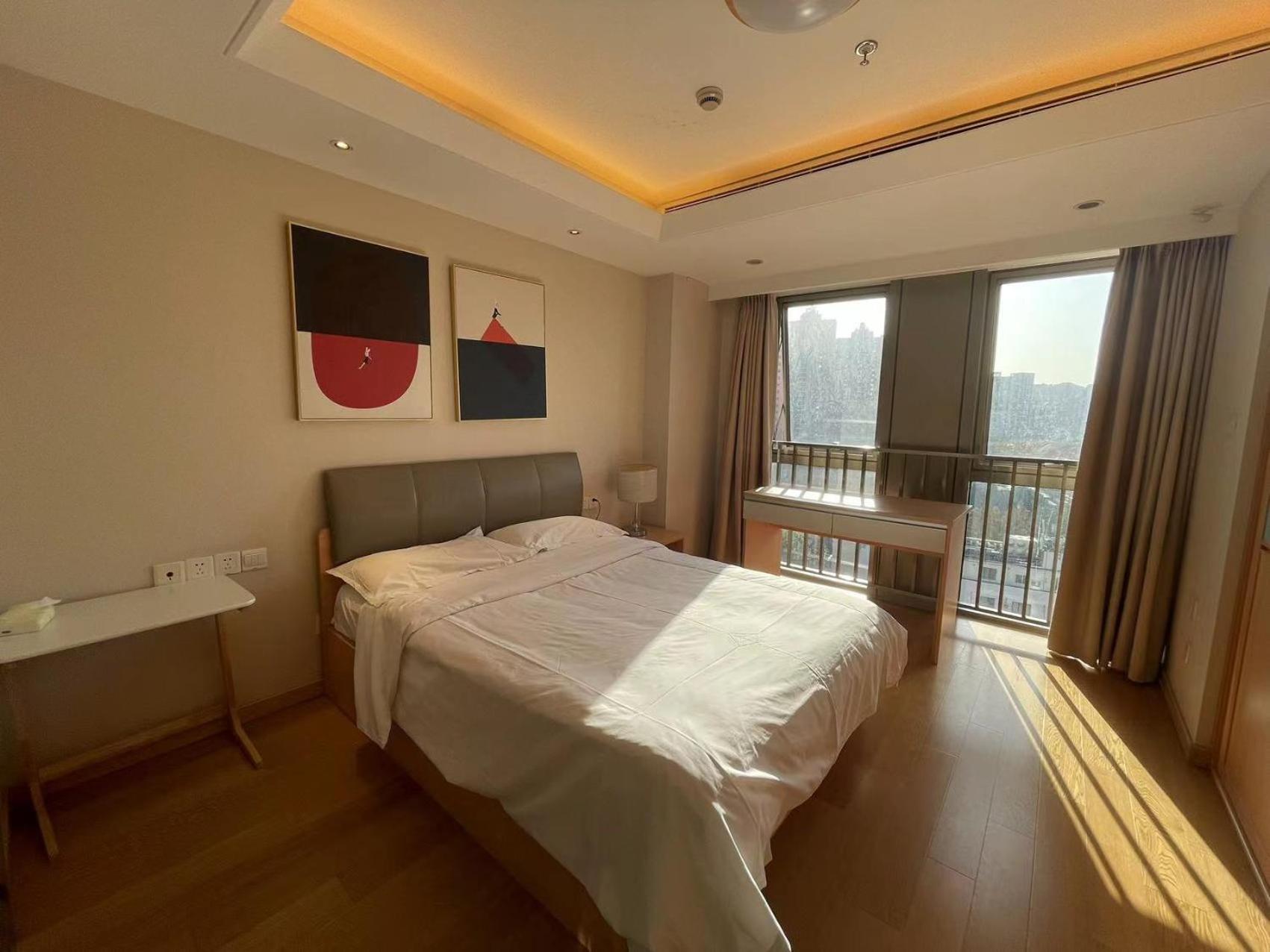 Shanghai Lerongju Boutique Apartment Metro Line 8 20meter