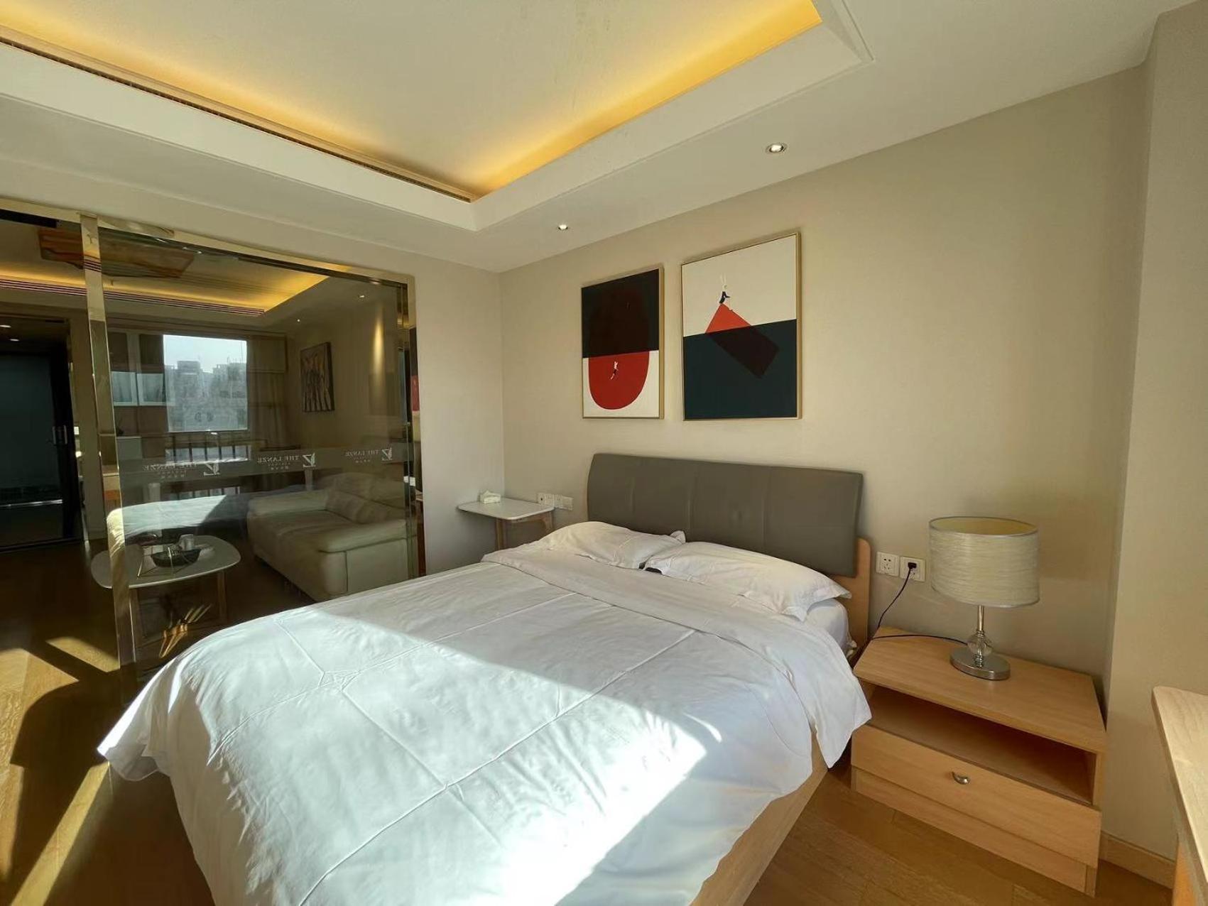 Shanghai Lerongju Boutique Apartment Metro Line 8 20meter