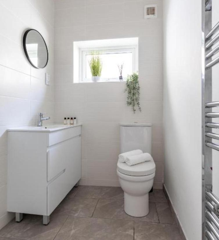 Stunning Spacious 4 Bed bungalow