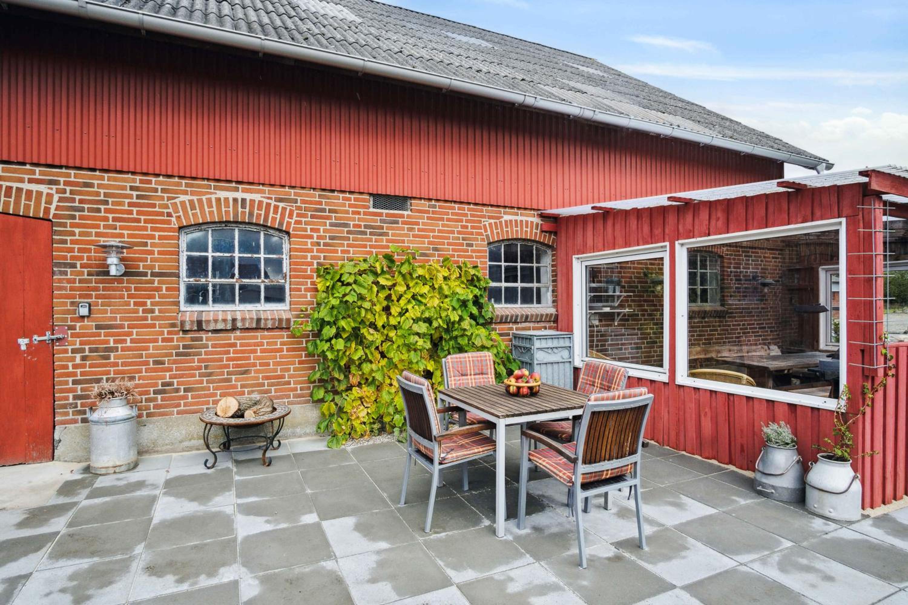Country Idyll With Wilderness Bath And Sauna