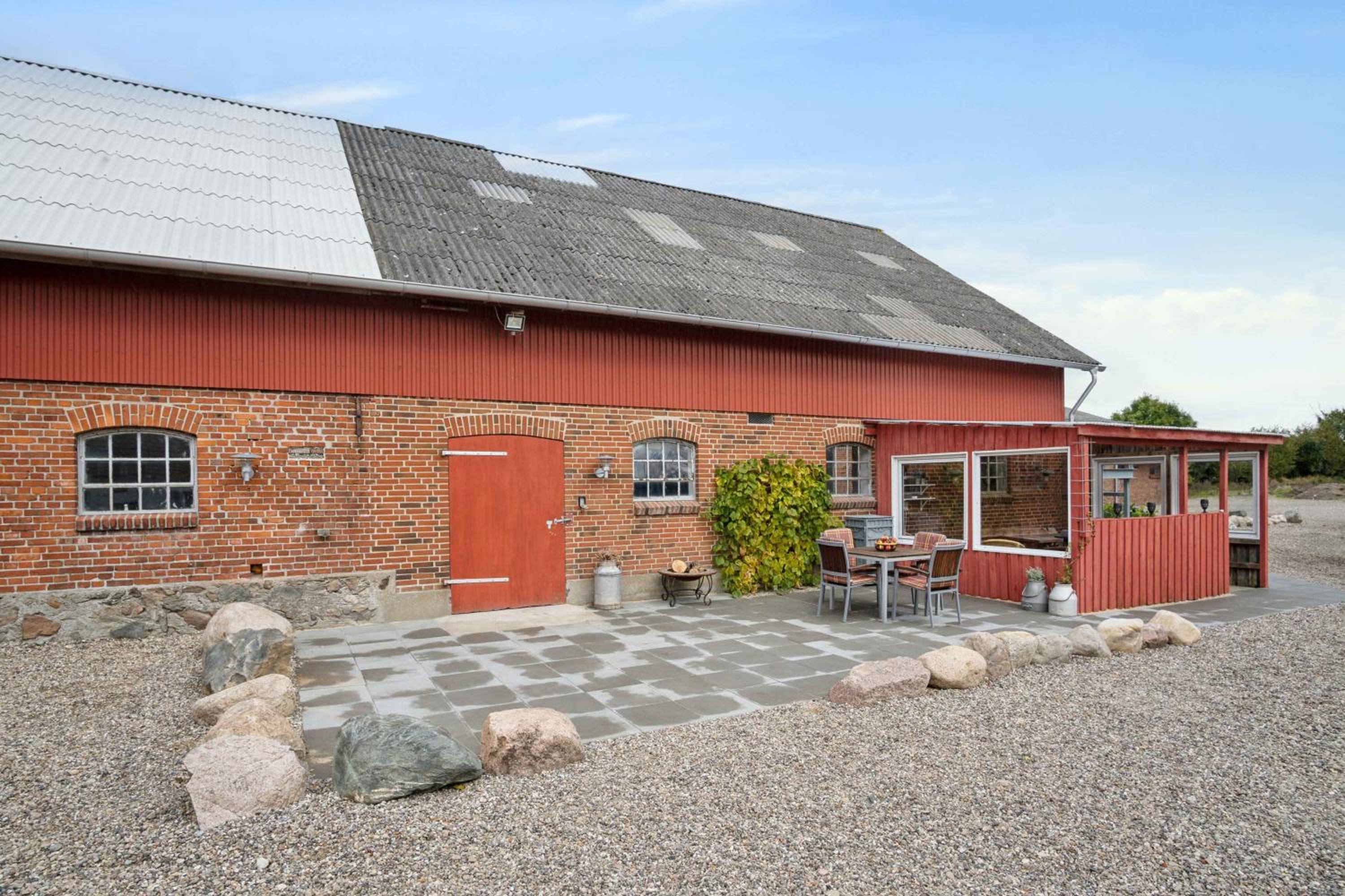Country Idyll With Wilderness Bath And Sauna