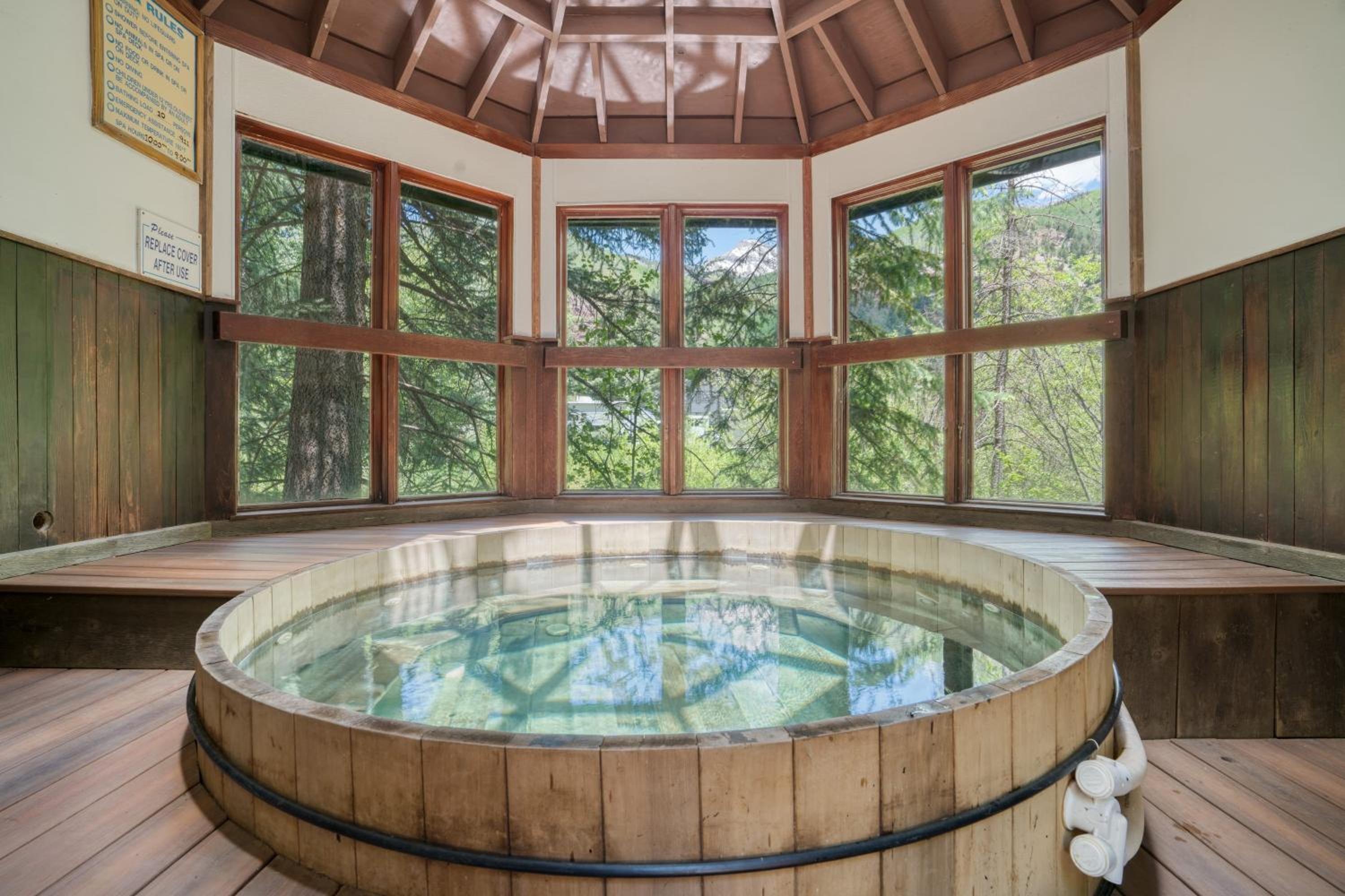 Manitou Riverhouse 115 by AvantStay