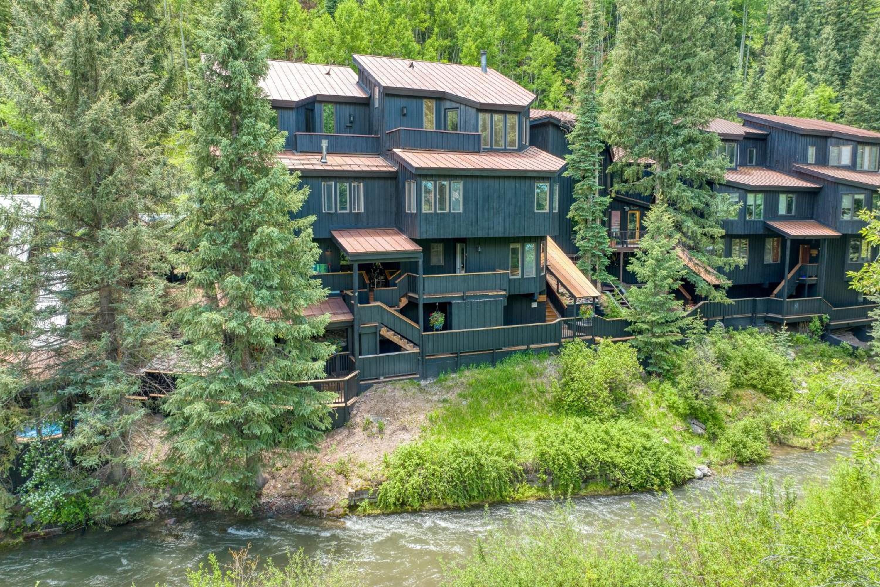 Manitou Riverhouse 115 by AvantStay