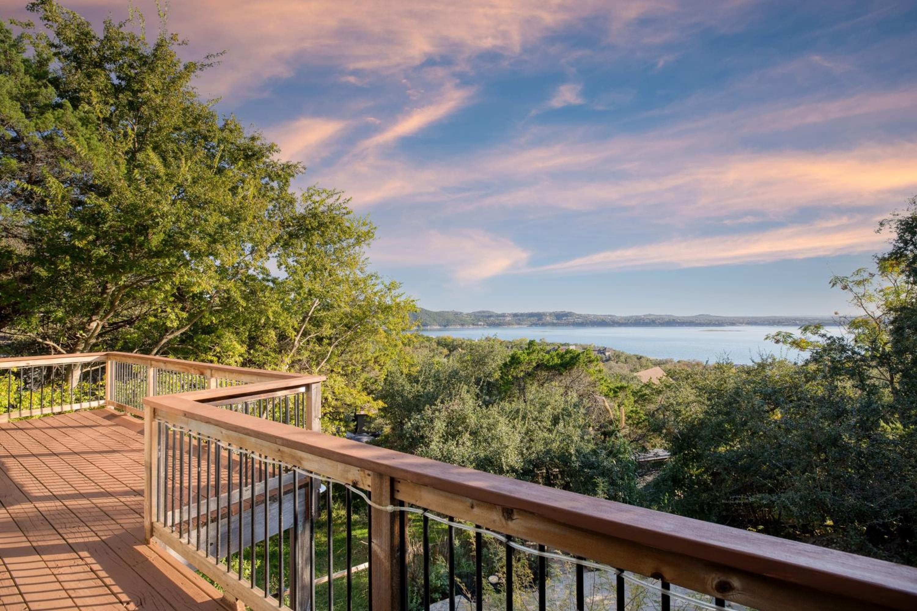Dawson by AvantStay Serene Austin Home set Amongst nature w Pool Close to Lake Travis
