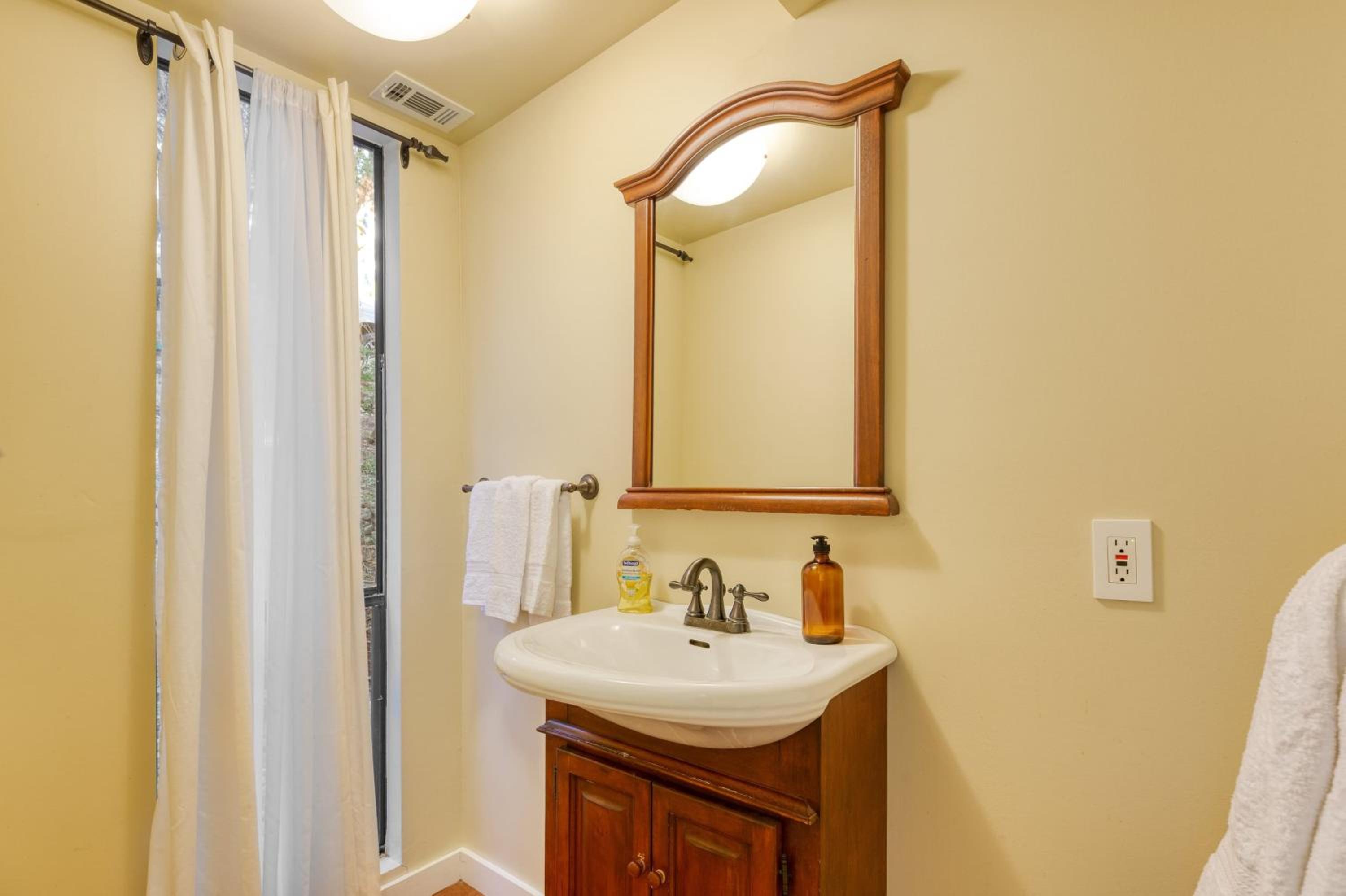 Dawson by AvantStay Serene Austin Home set Amongst nature w Pool Close to Lake Travis