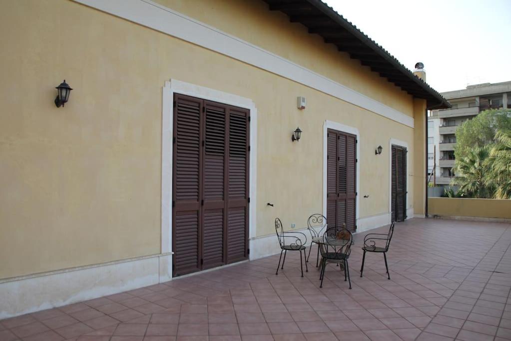 Elegante villa con piscina e giardino privato