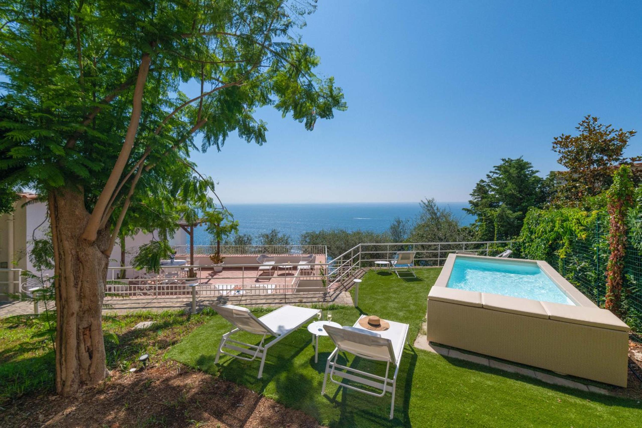 AMORE RENTALS - Villa Jacaranda photo 2