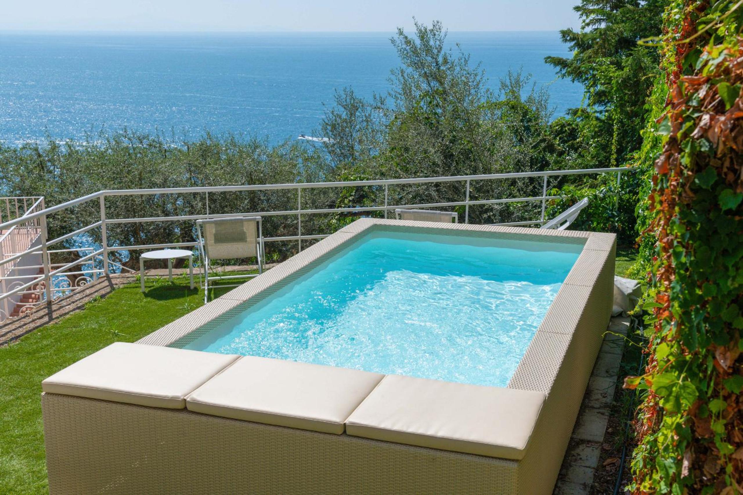 AMORE RENTALS - Villa Jacaranda photo 4