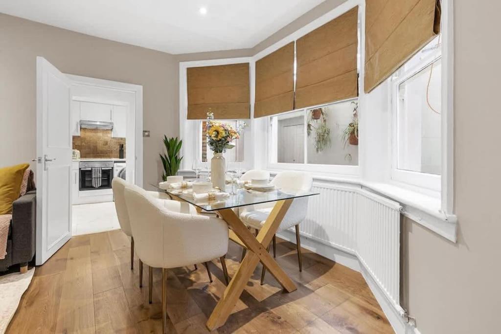 Elegant 2 Bedroom Flat in Prime Central London view 4
