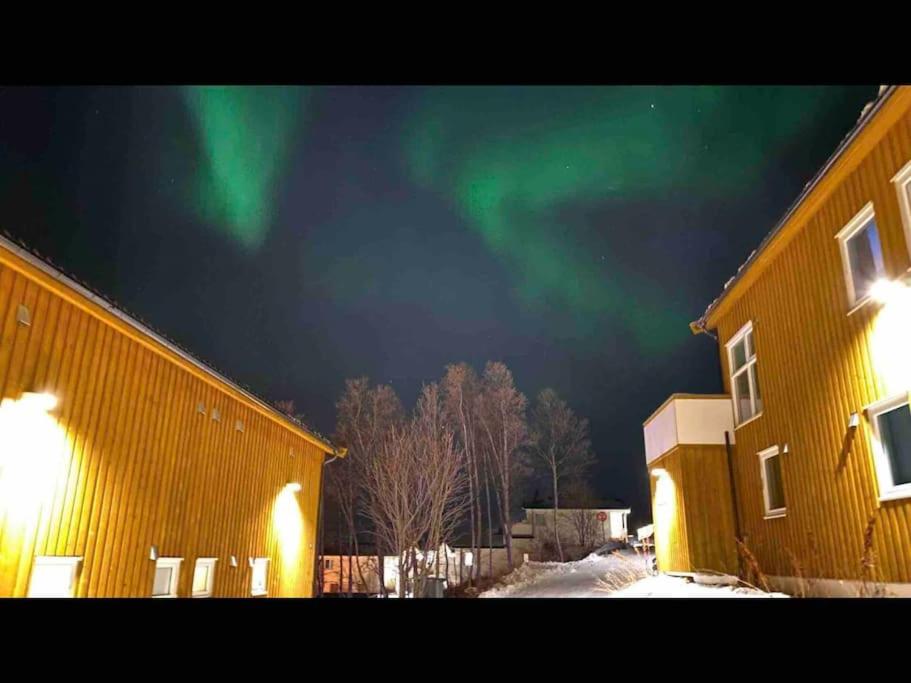 Cosy home - balcony with aurora view view 2