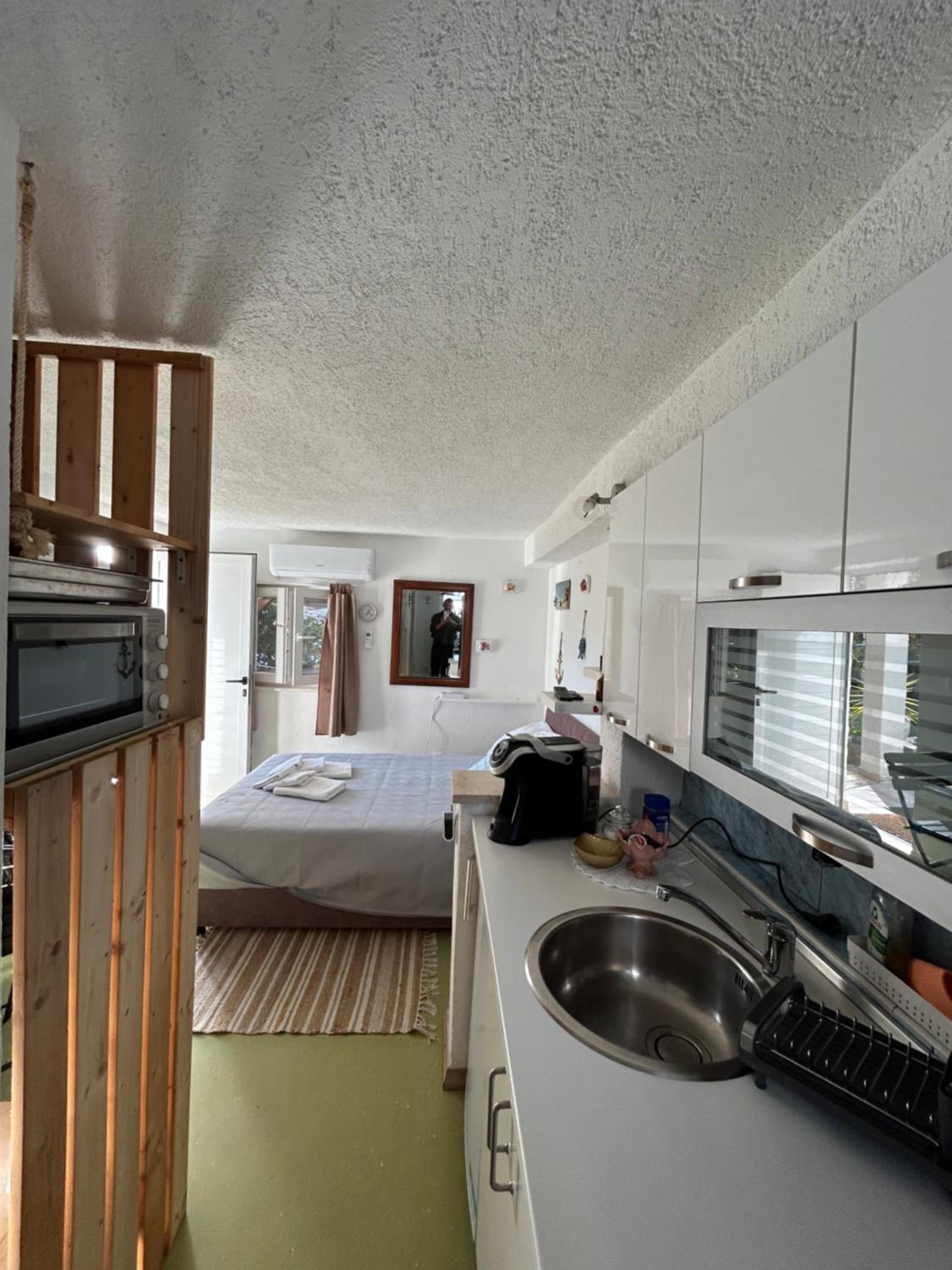 Trogir Čiovo nice studio apartment near the sea in Okrug view 5